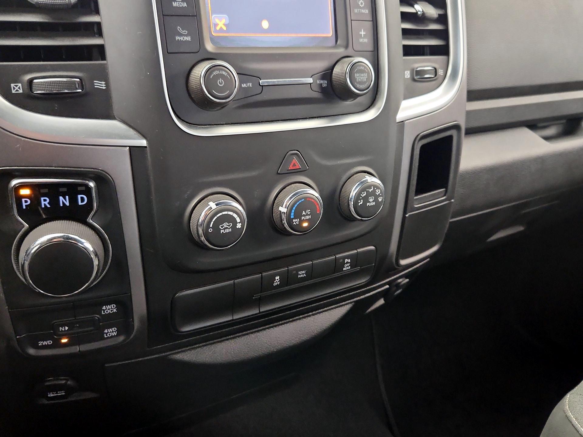 Thumbnail: 2022 RAM 1500 Classic - 16