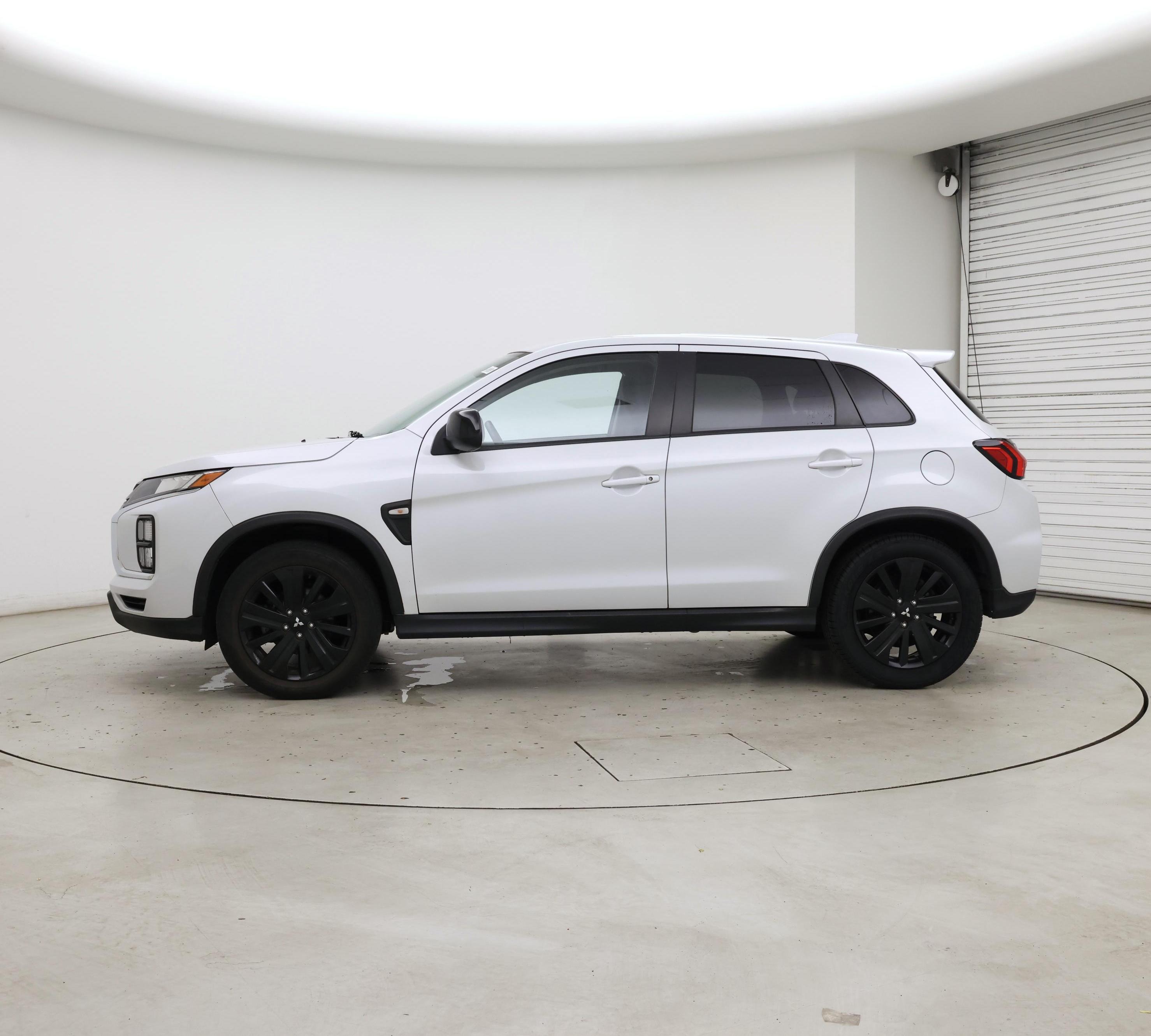 Thumbnail: 2022 Mitsubishi Outlander Sport - 3