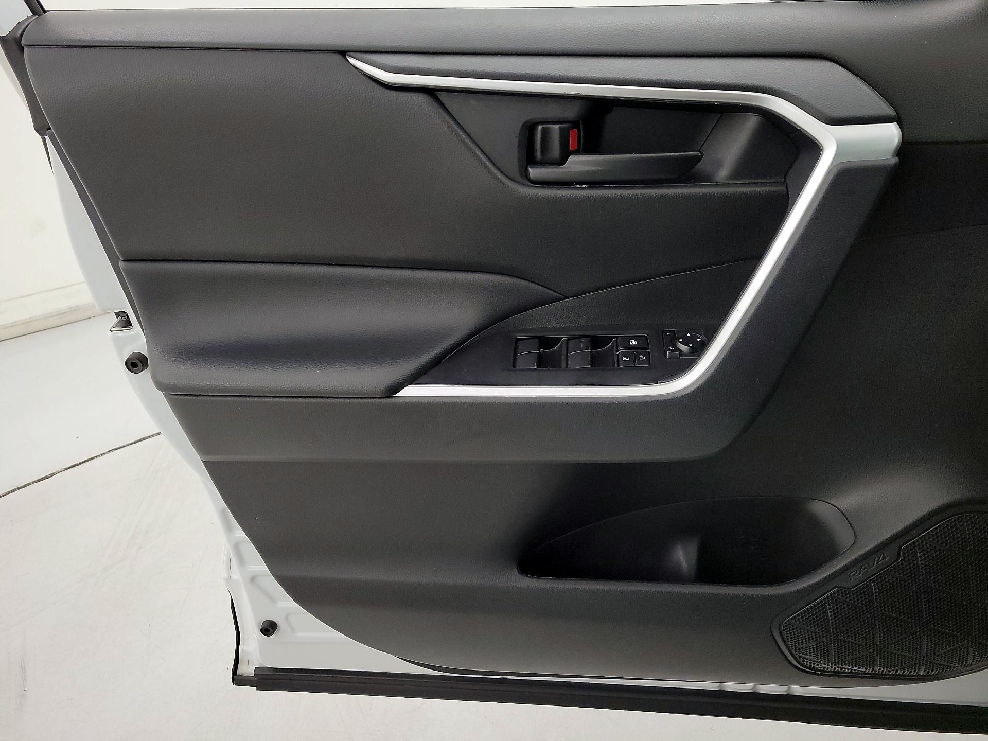 Thumbnail: 2024 Toyota RAV4 - 12