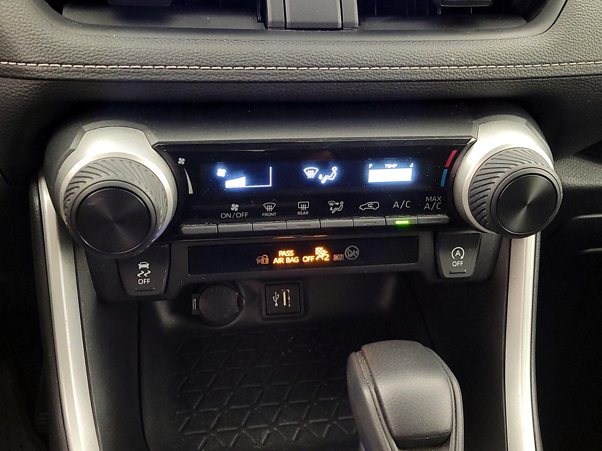 Thumbnail: 2024 Toyota RAV4 - 16