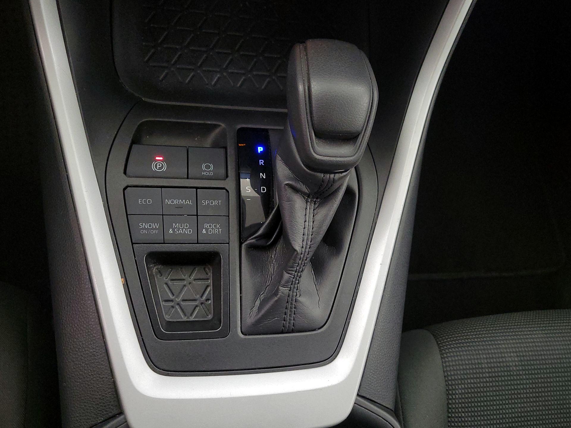 Thumbnail: 2024 Toyota RAV4 - 17