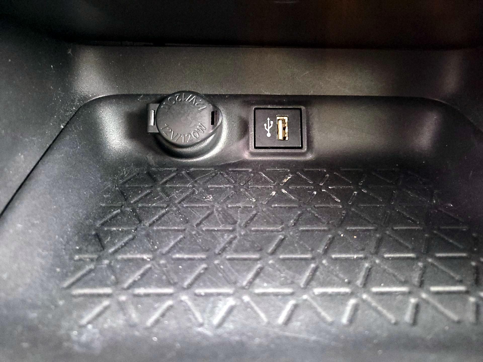 Thumbnail: 2024 Toyota RAV4 - 18