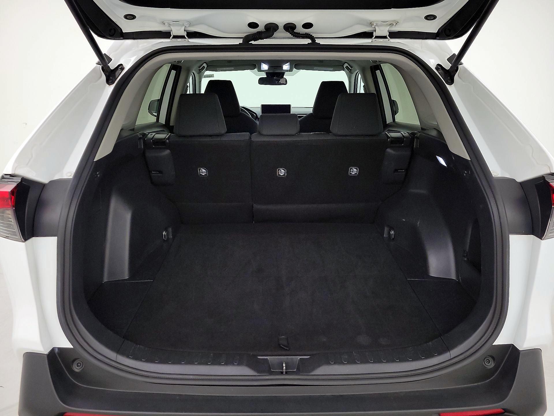 Thumbnail: 2024 Toyota RAV4 - 20