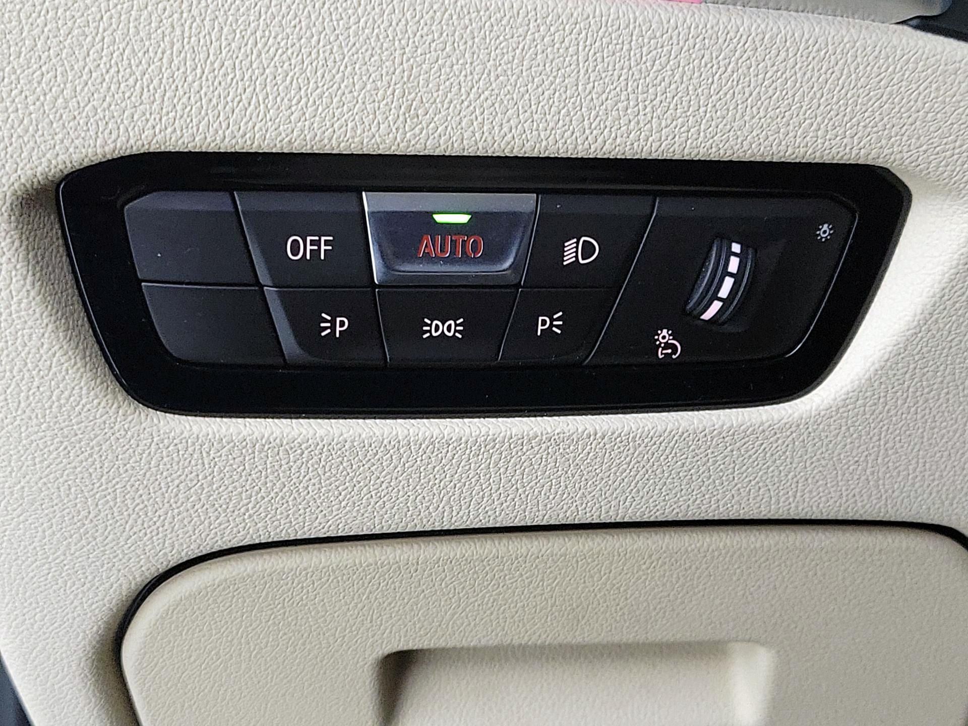 Thumbnail: 2021 BMW 3 Series - 13