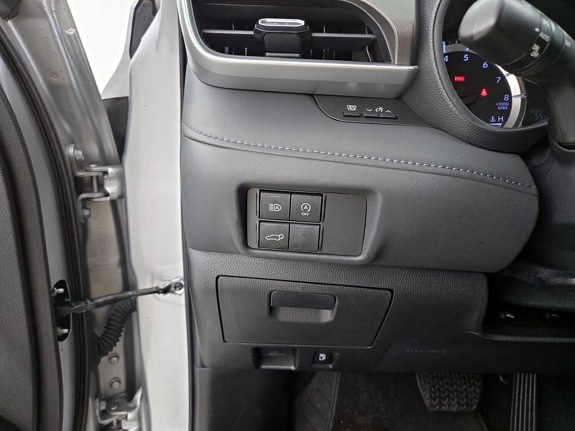 Thumbnail: 2023 Toyota Highlander - 13