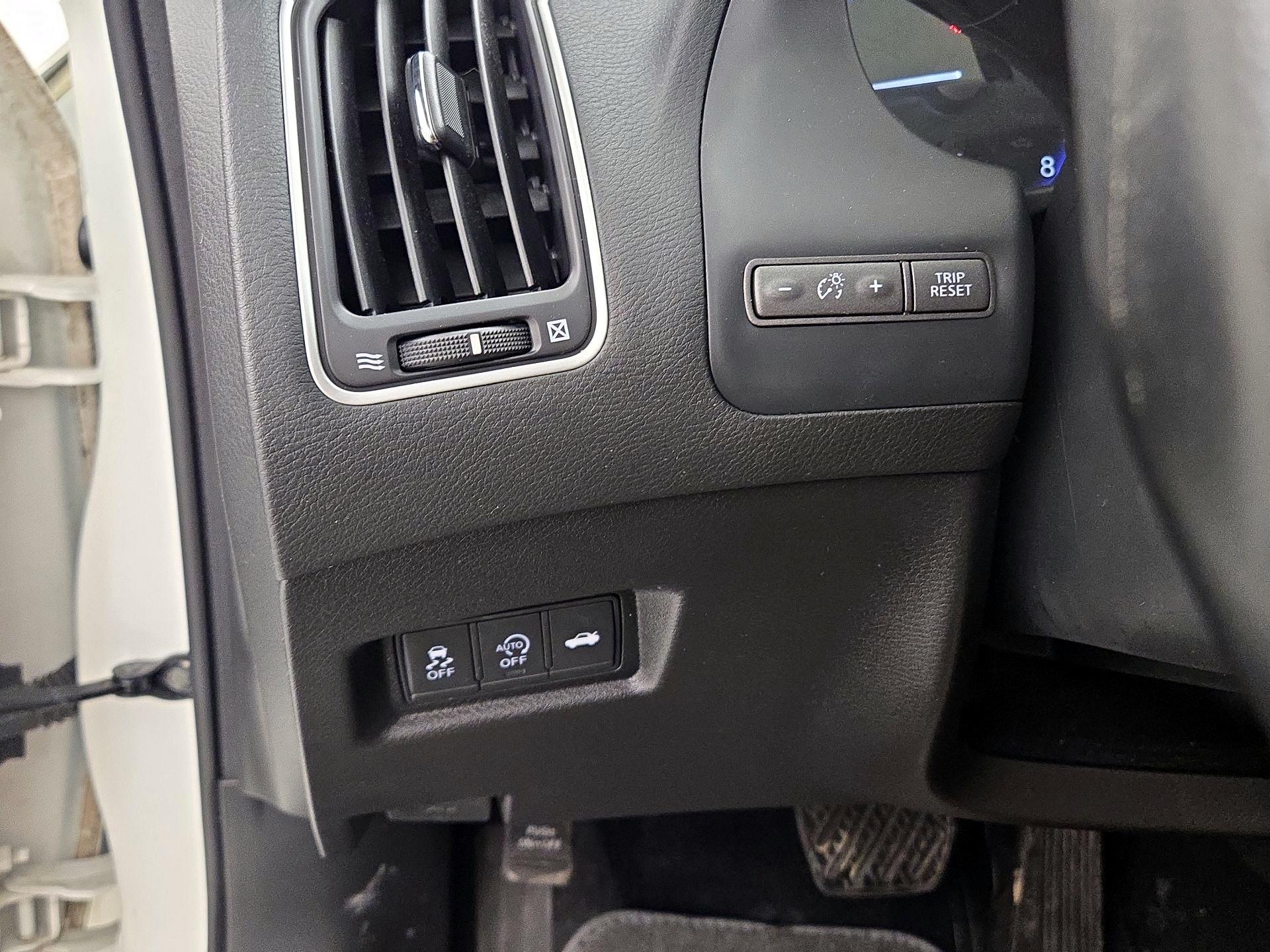 Thumbnail: 2017 INFINITI Q50 - 13