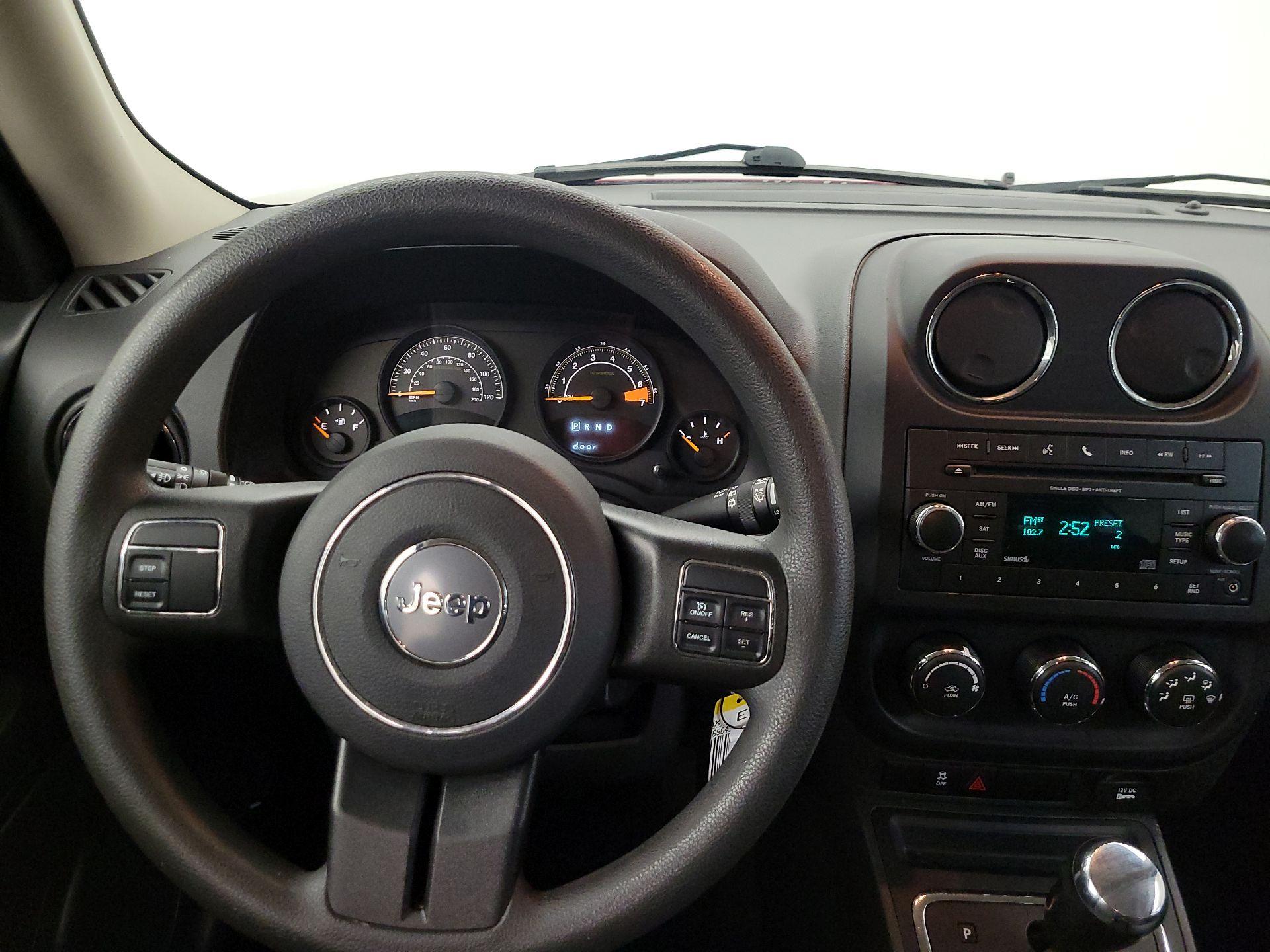 Thumbnail: 2017 Jeep Patriot - 10