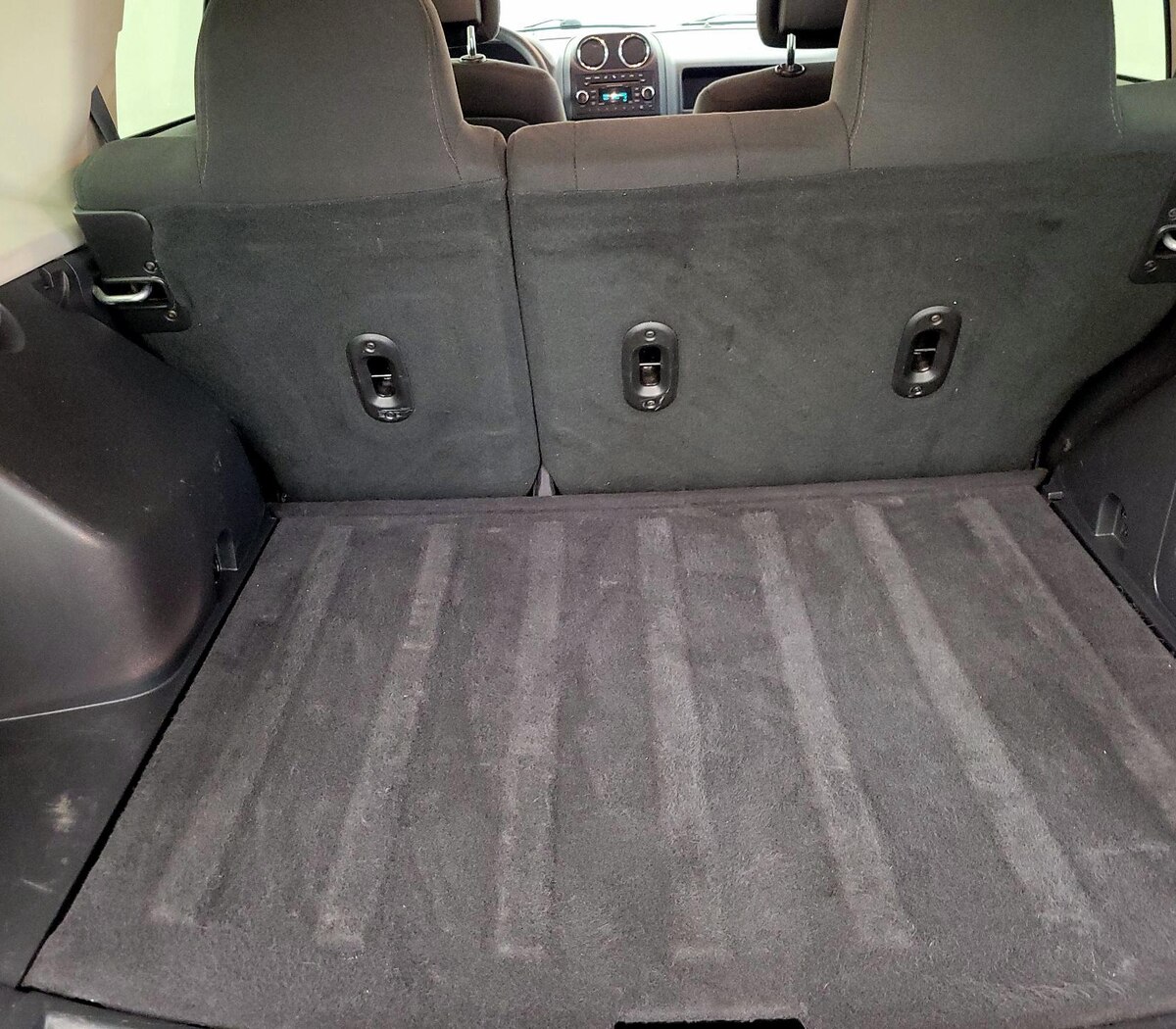 Trunk/Cargo (Seats Up)