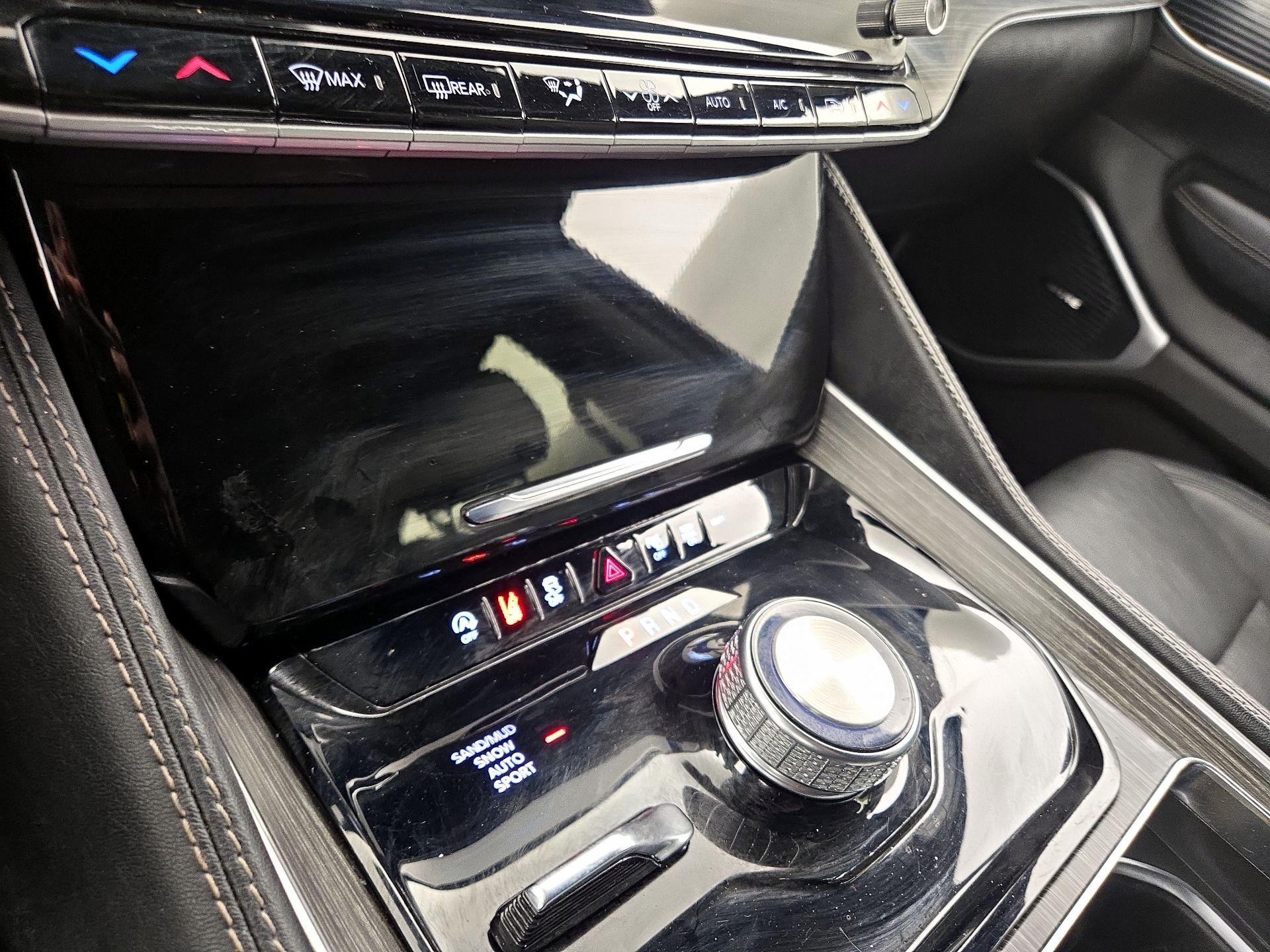 Thumbnail: 2024 Jeep Wagoneer - 17