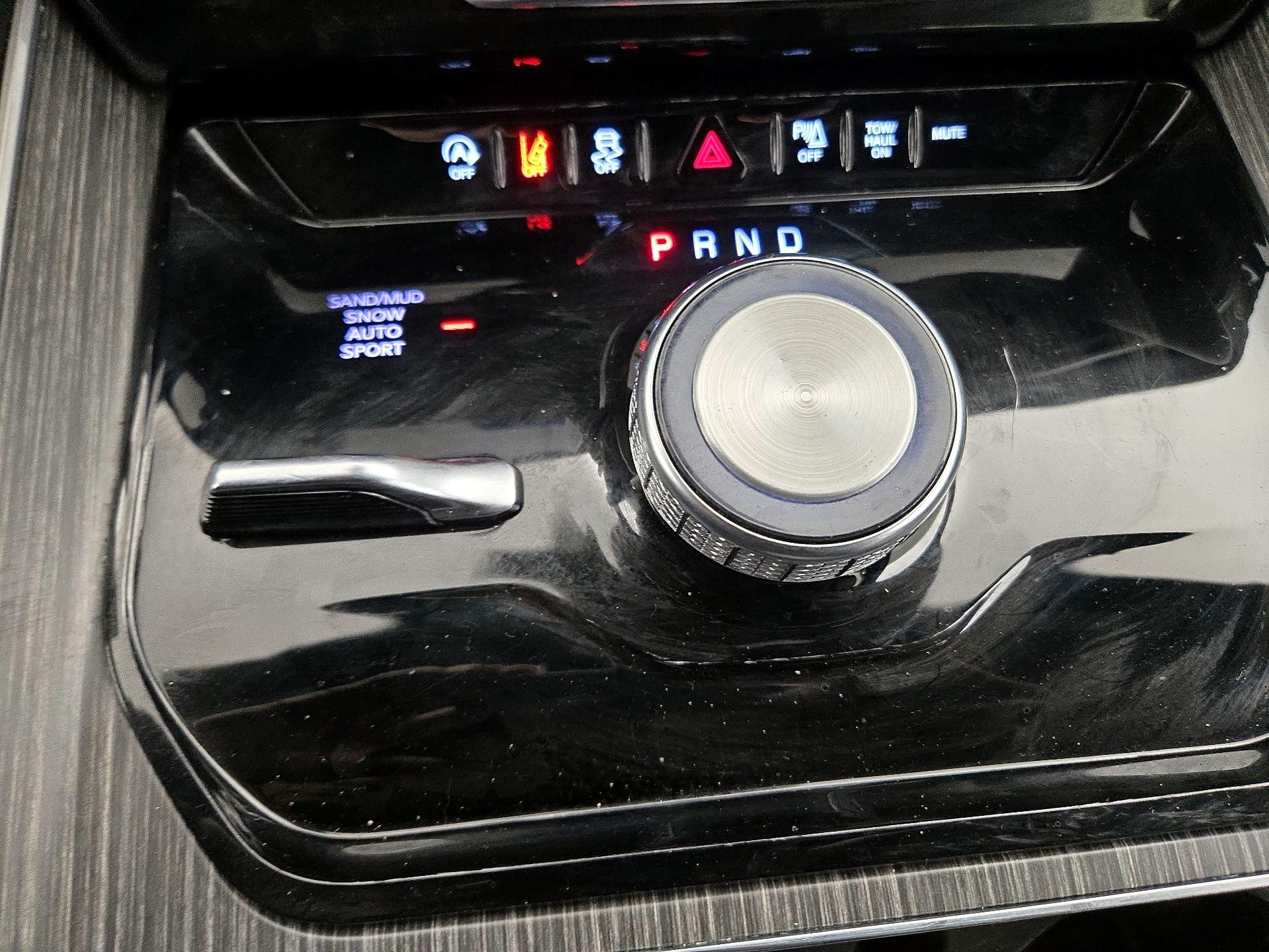 Thumbnail: 2024 Jeep Wagoneer - 18