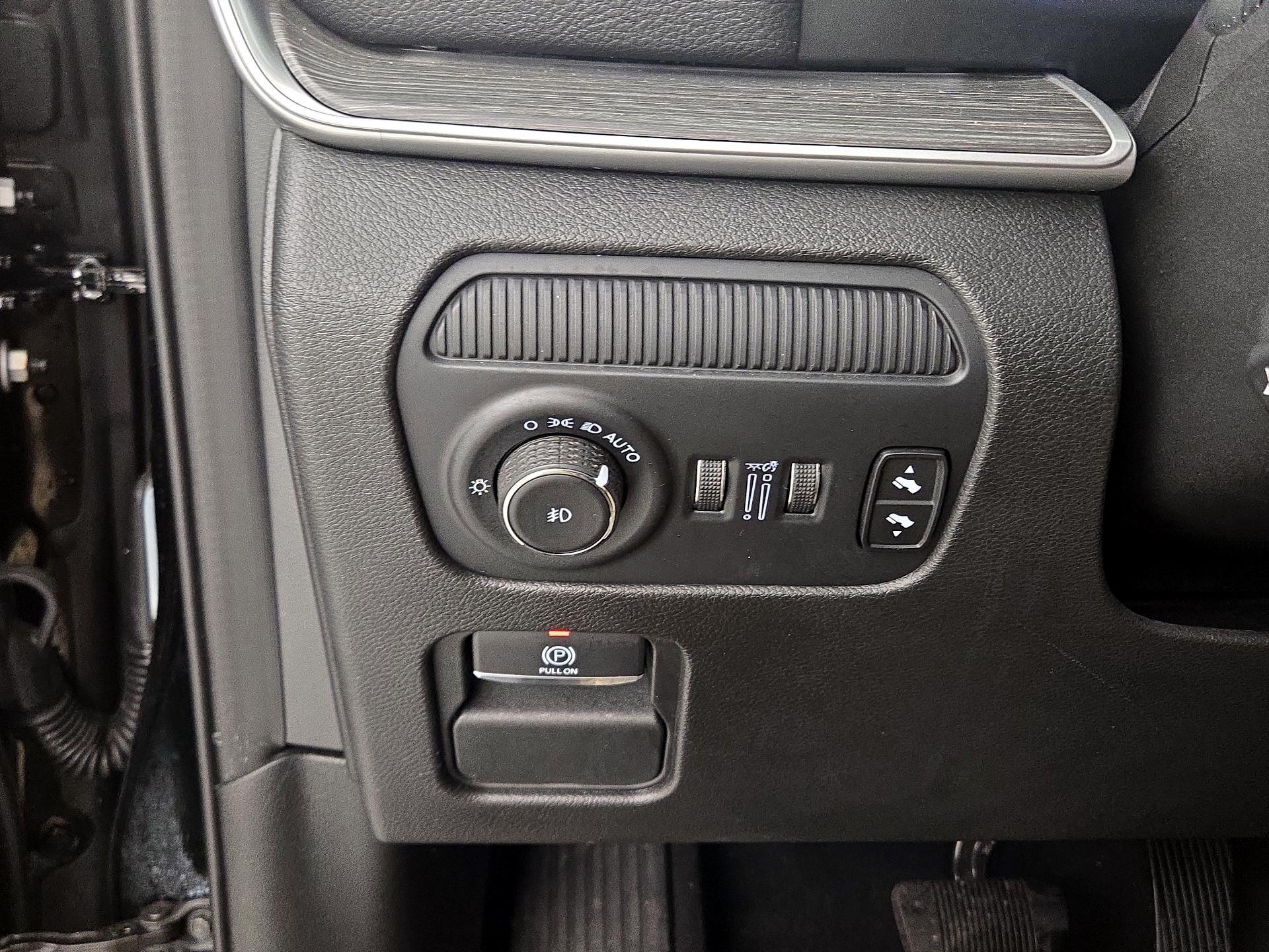 Thumbnail: 2024 Jeep Wagoneer - 13