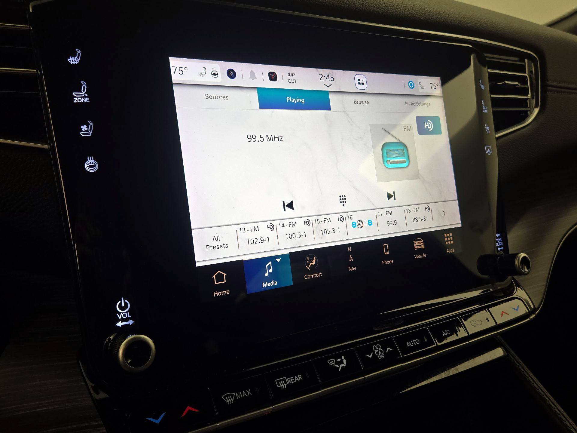 Thumbnail: 2024 Jeep Wagoneer - 16