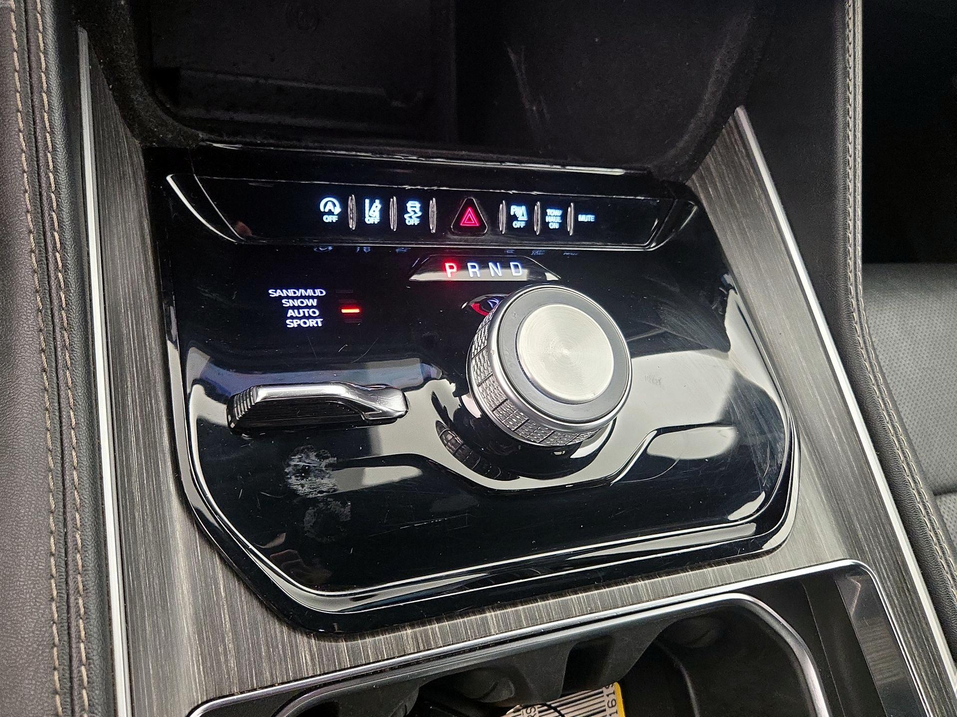 Thumbnail: 2024 Jeep Wagoneer - 18