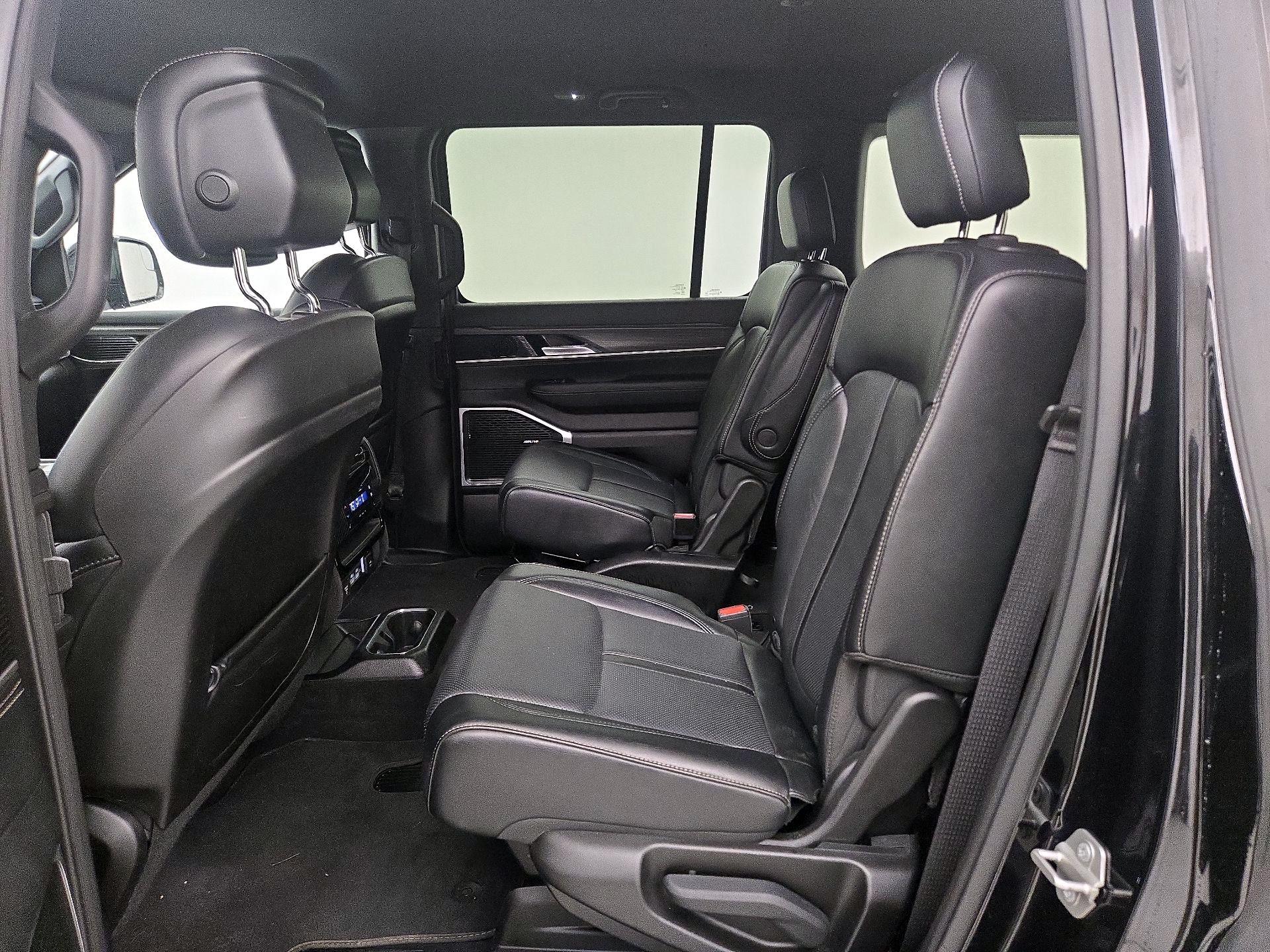 Thumbnail: 2024 Jeep Wagoneer - 20