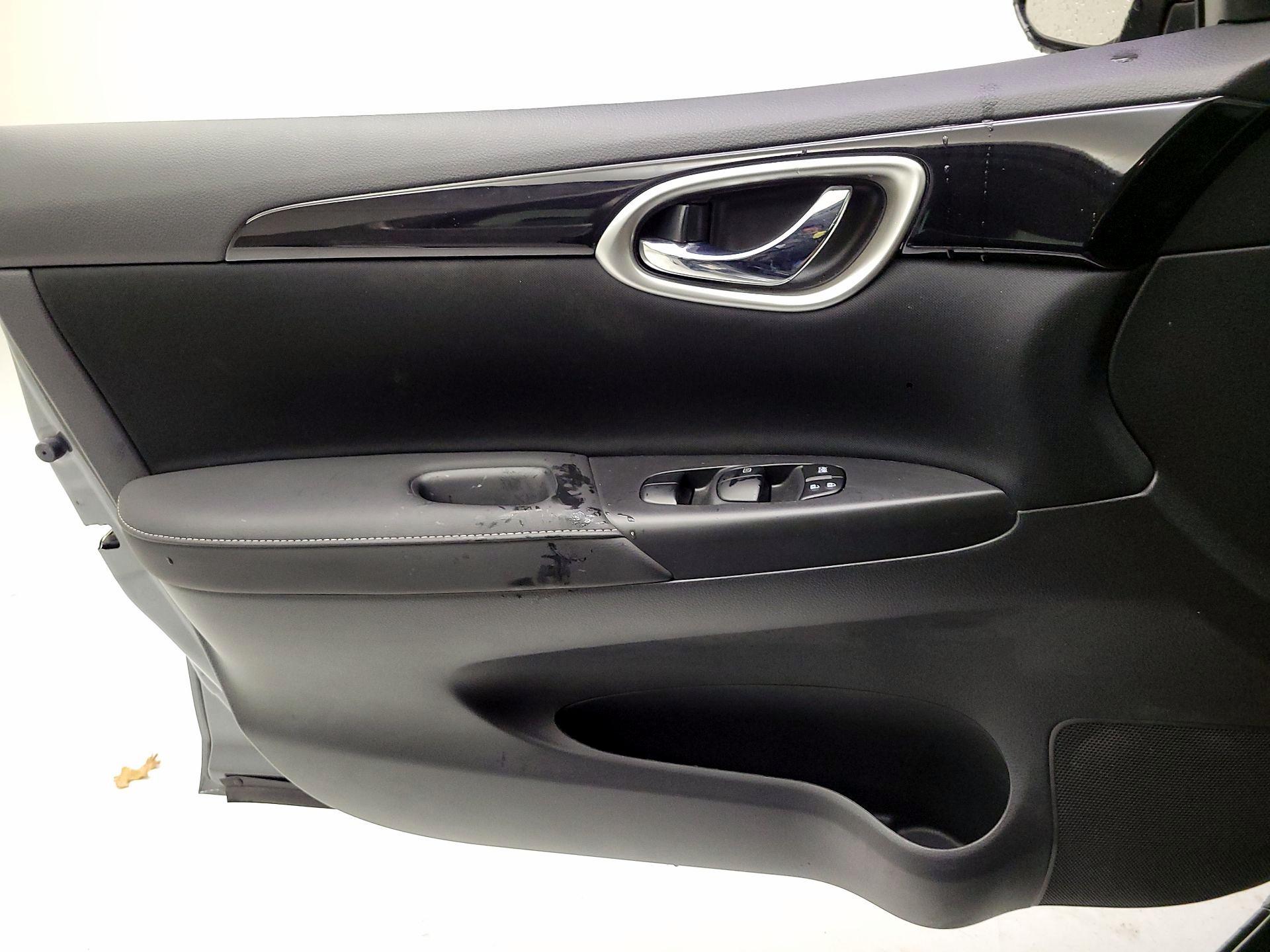 Thumbnail: 2018 Nissan Sentra - 10