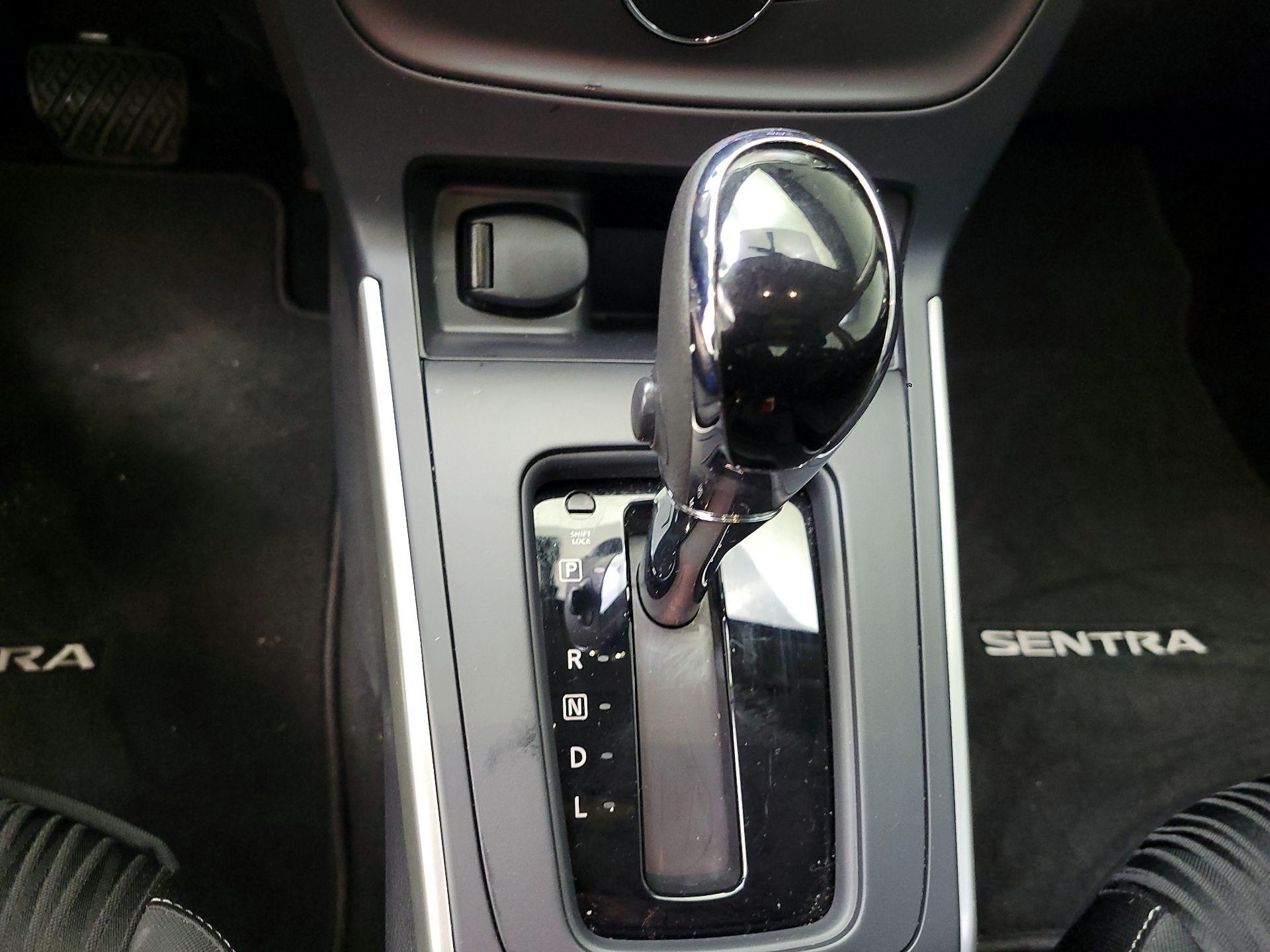 Thumbnail: 2018 Nissan Sentra - 15