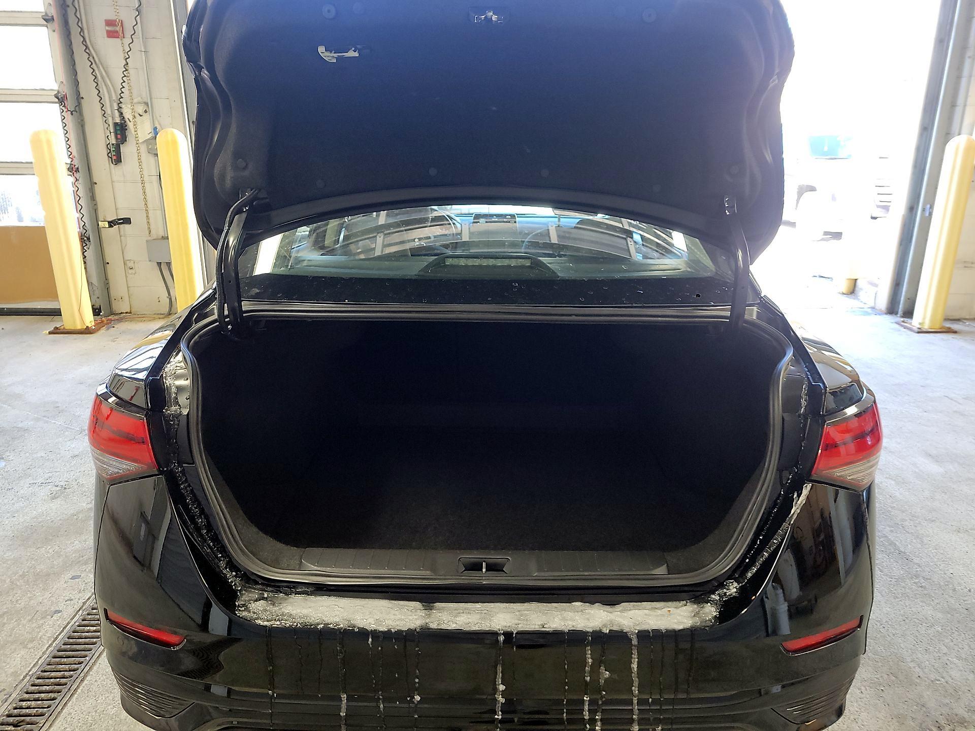 Thumbnail: 2024 Nissan Sentra - 18