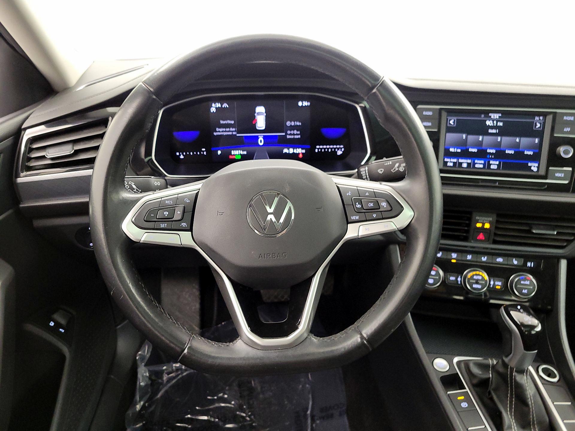 Thumbnail: 2024 Volkswagen Jetta - 10