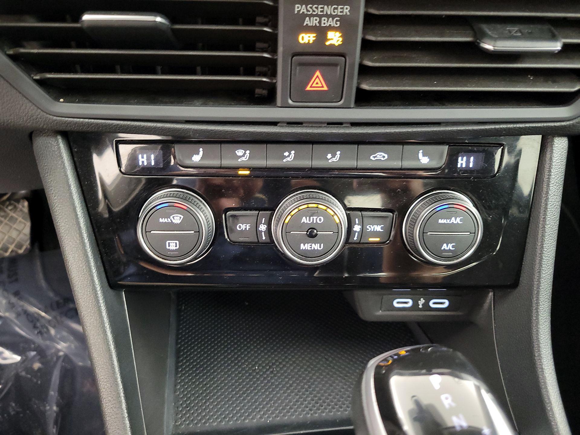 Thumbnail: 2024 Volkswagen Jetta - 16