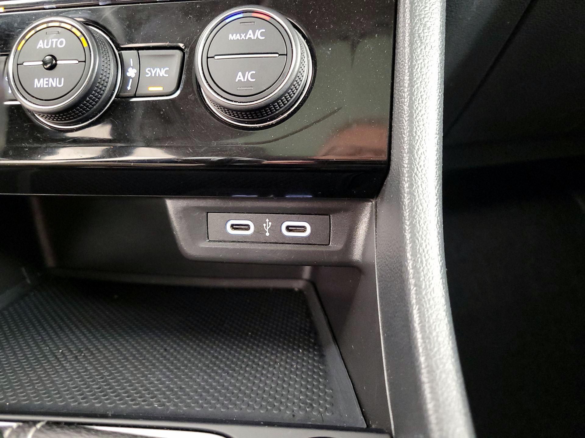 Thumbnail: 2024 Volkswagen Jetta - 18