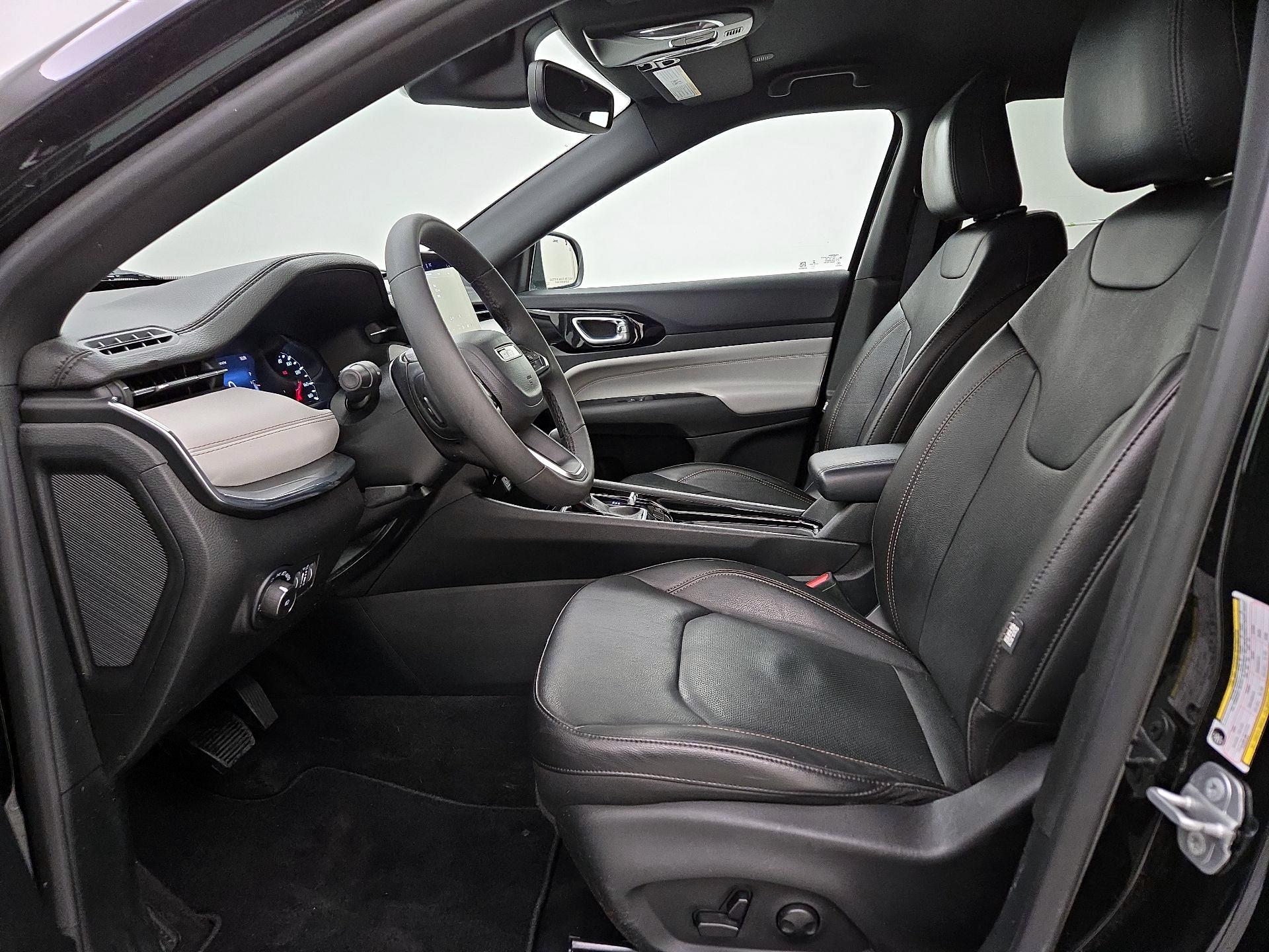 Thumbnail: 2023 Jeep Compass - 11