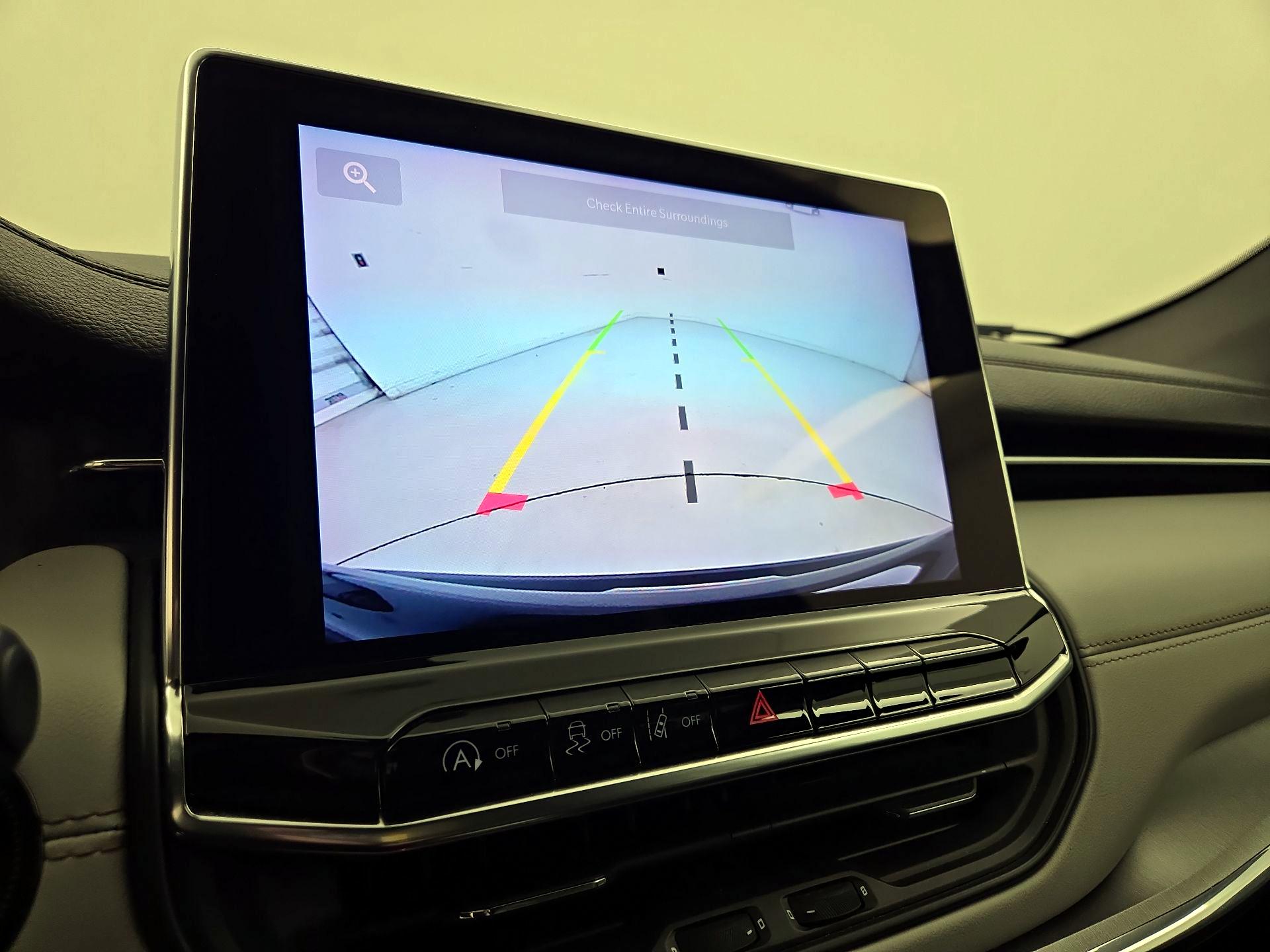 Thumbnail: 2023 Jeep Compass - 14