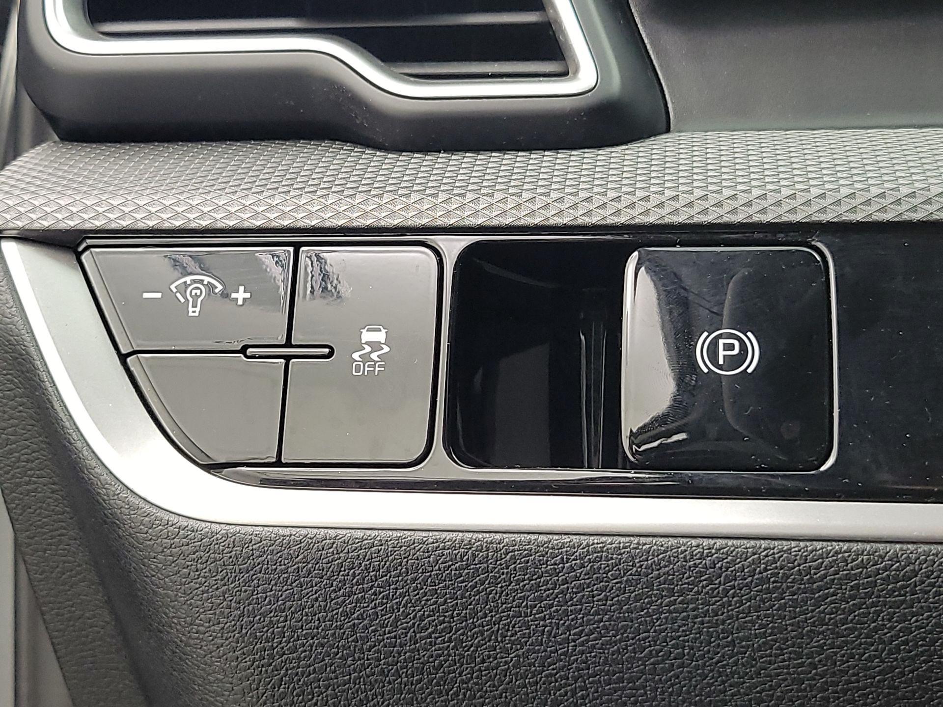 Thumbnail: 2024 Kia Sportage - 13