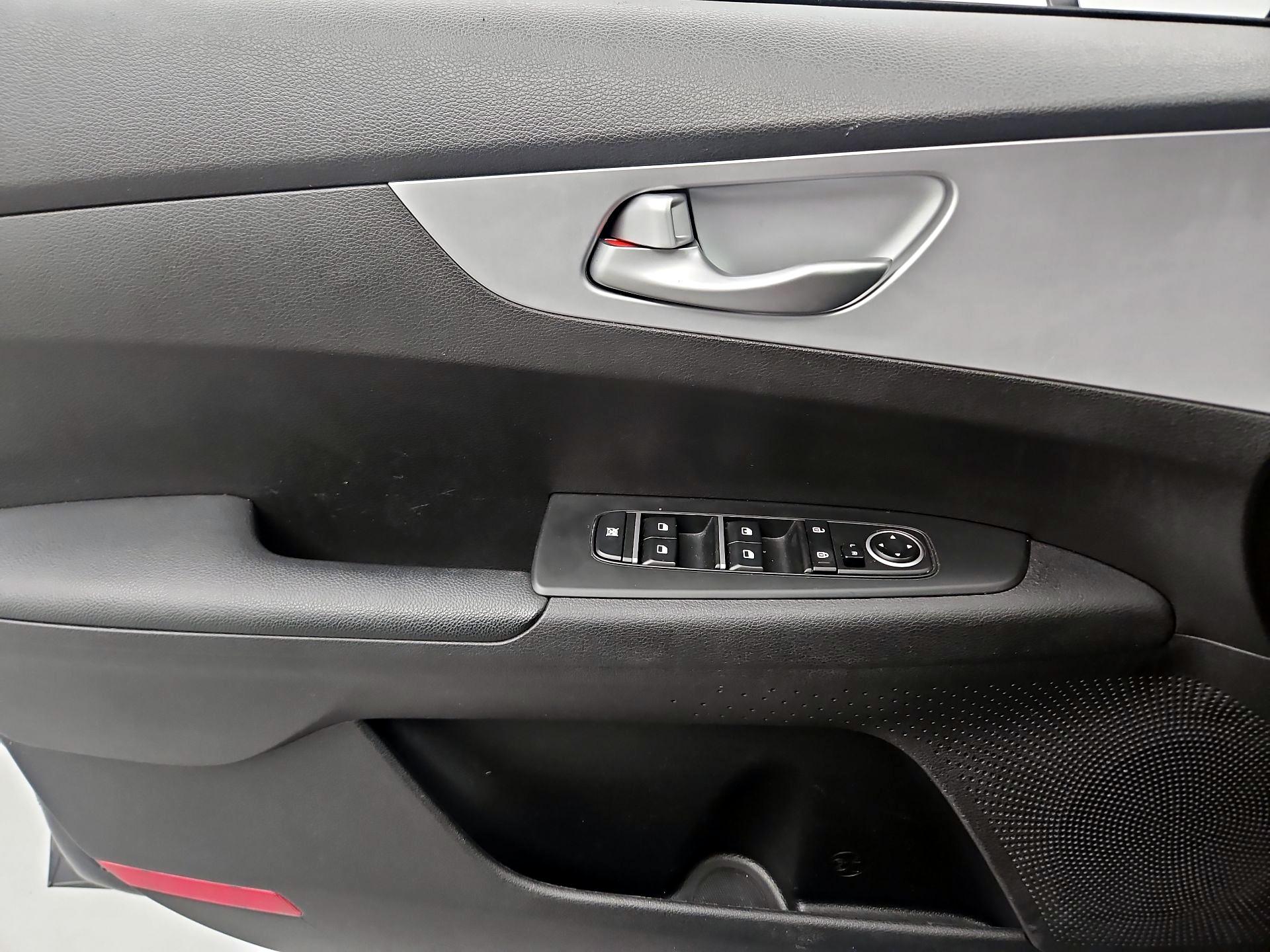 Thumbnail: 2023 Kia Forte - 12