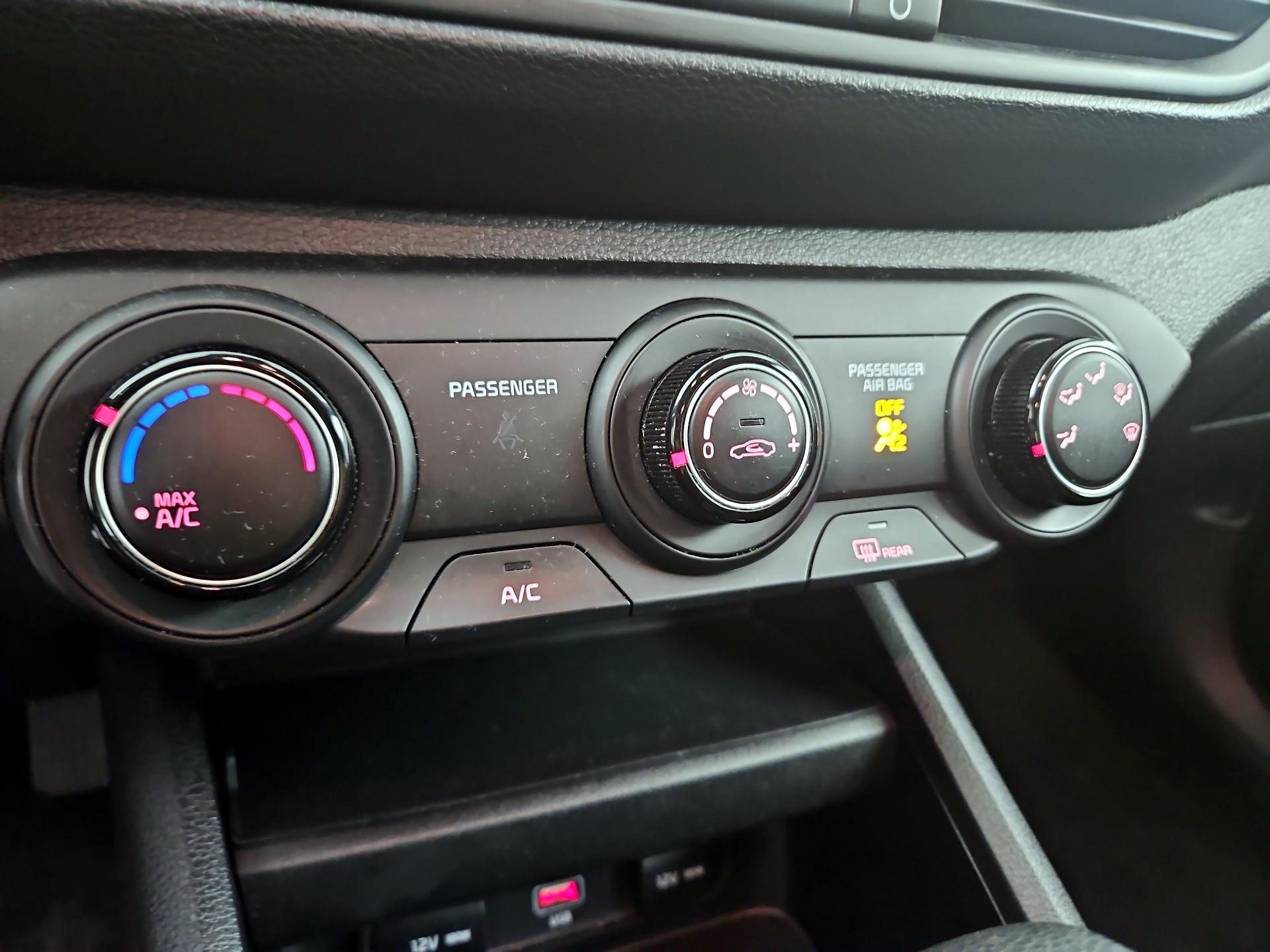 Thumbnail: 2023 Kia Forte - 16