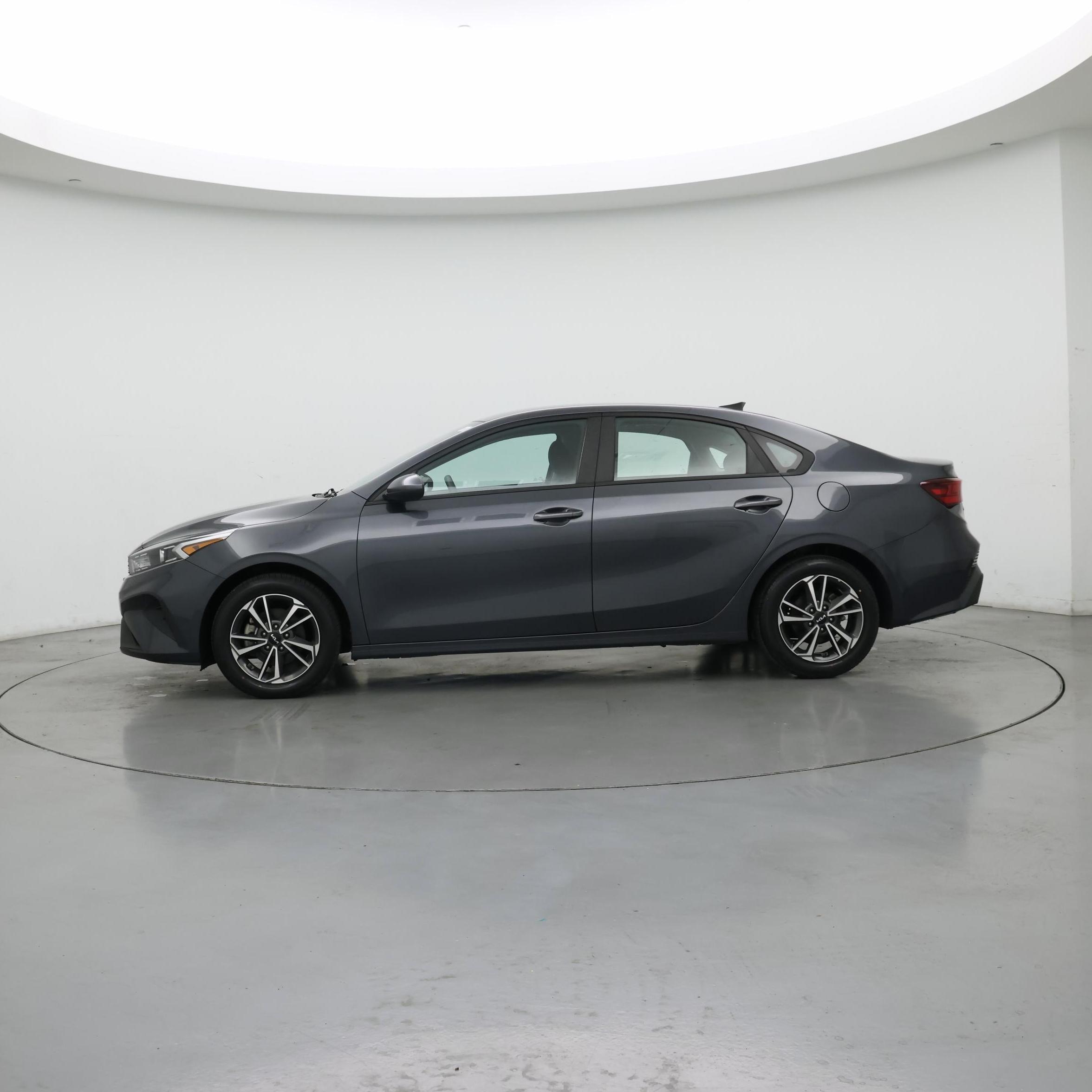 Thumbnail: 2023 Kia Forte - 3