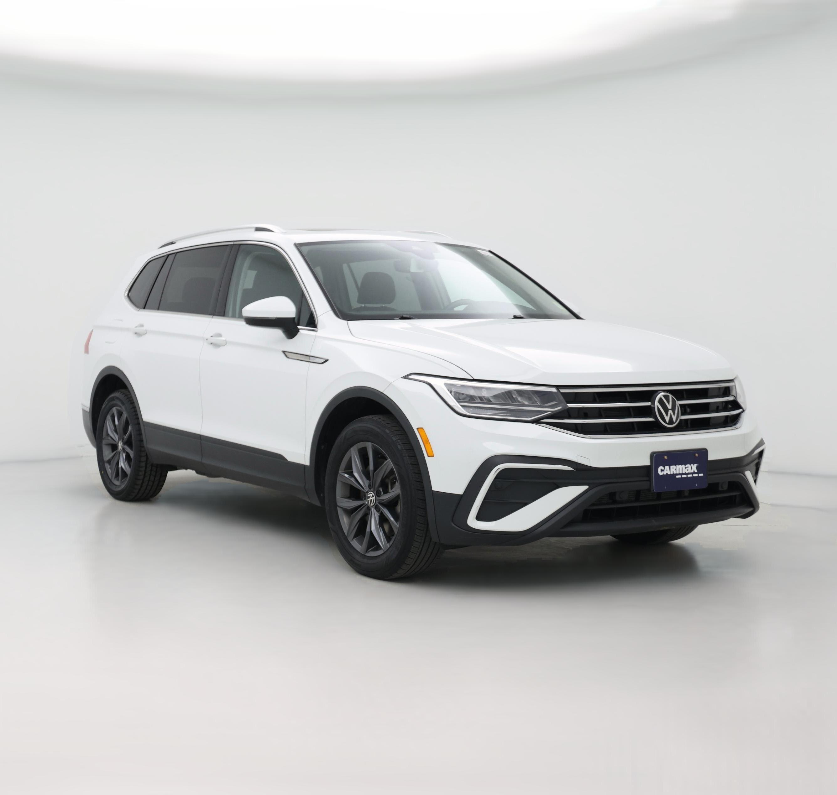 Thumbnail: 2022 Volkswagen Tiguan - 1