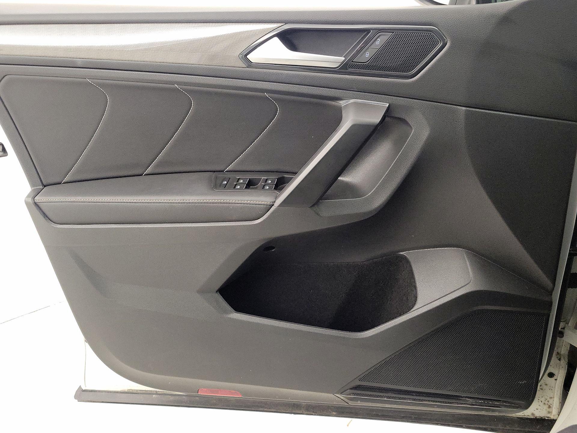 Thumbnail: 2022 Volkswagen Tiguan - 12