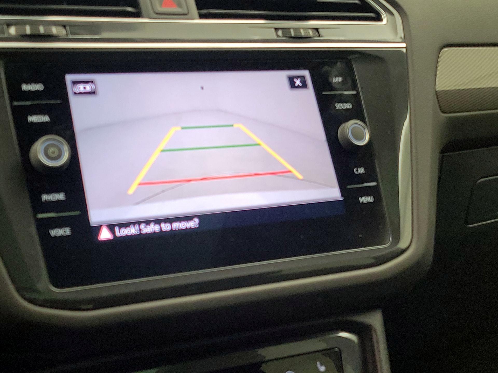 Thumbnail: 2022 Volkswagen Tiguan - 14