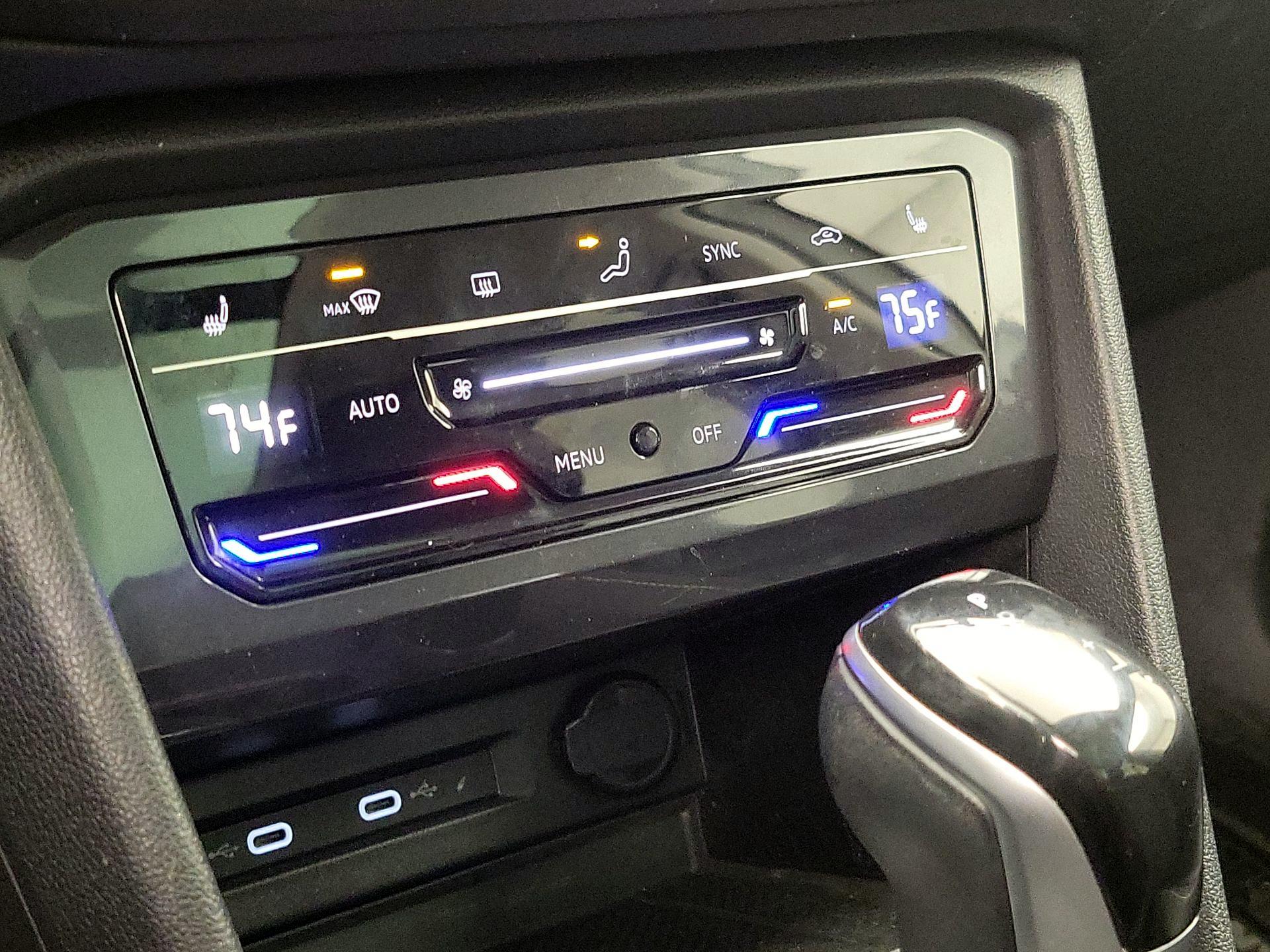 Thumbnail: 2022 Volkswagen Tiguan - 16