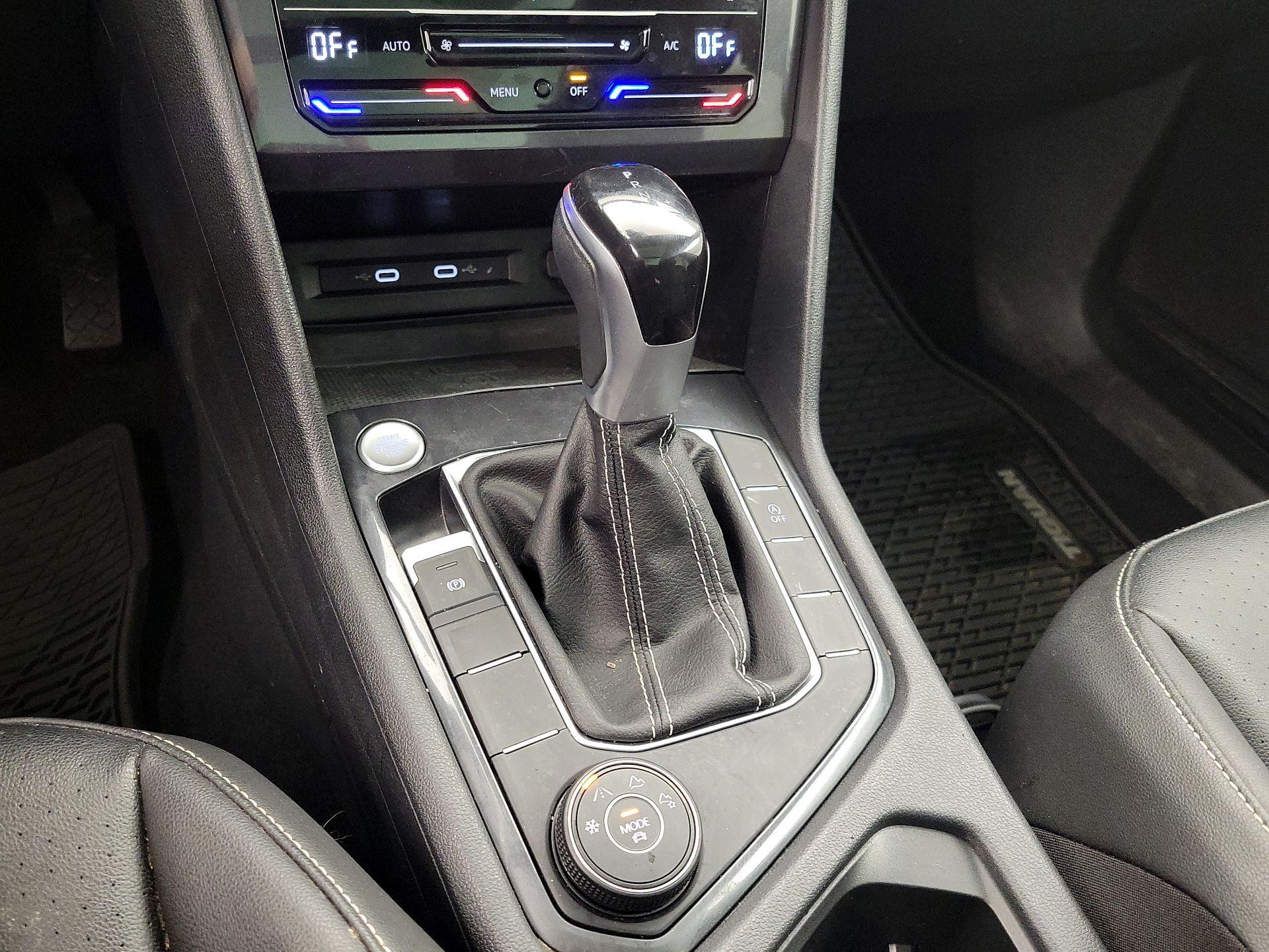 Thumbnail: 2022 Volkswagen Tiguan - 17