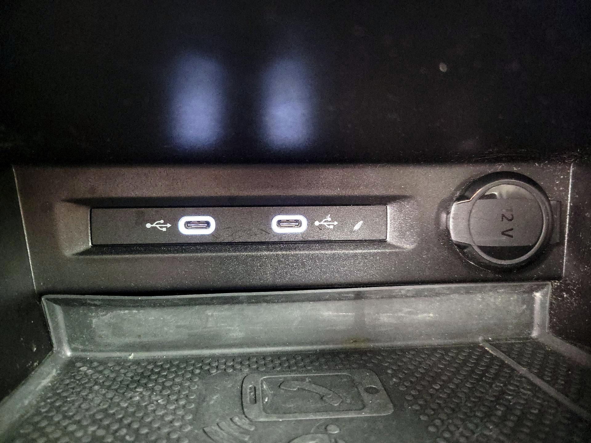 Thumbnail: 2022 Volkswagen Tiguan - 18