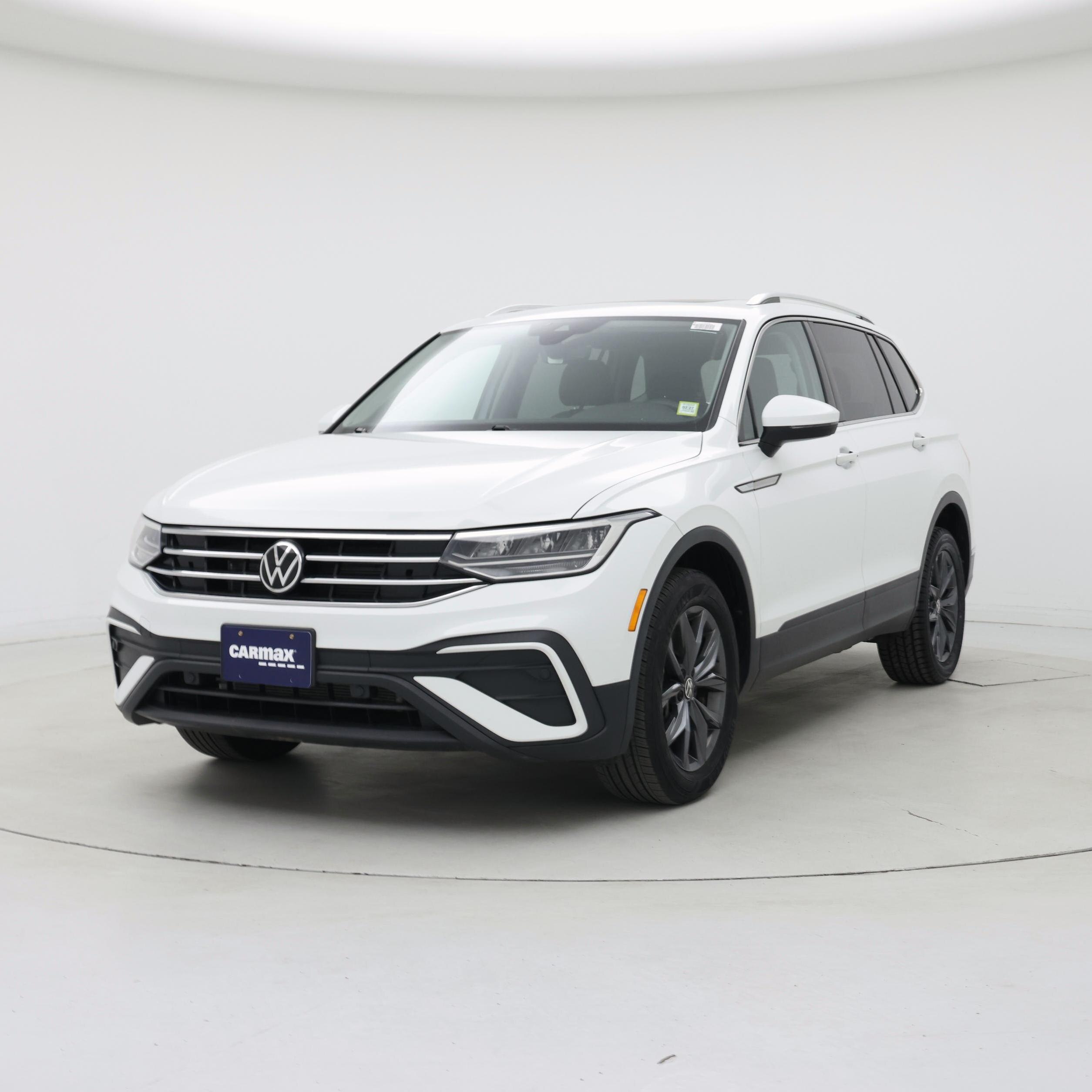 Thumbnail: 2022 Volkswagen Tiguan - 4