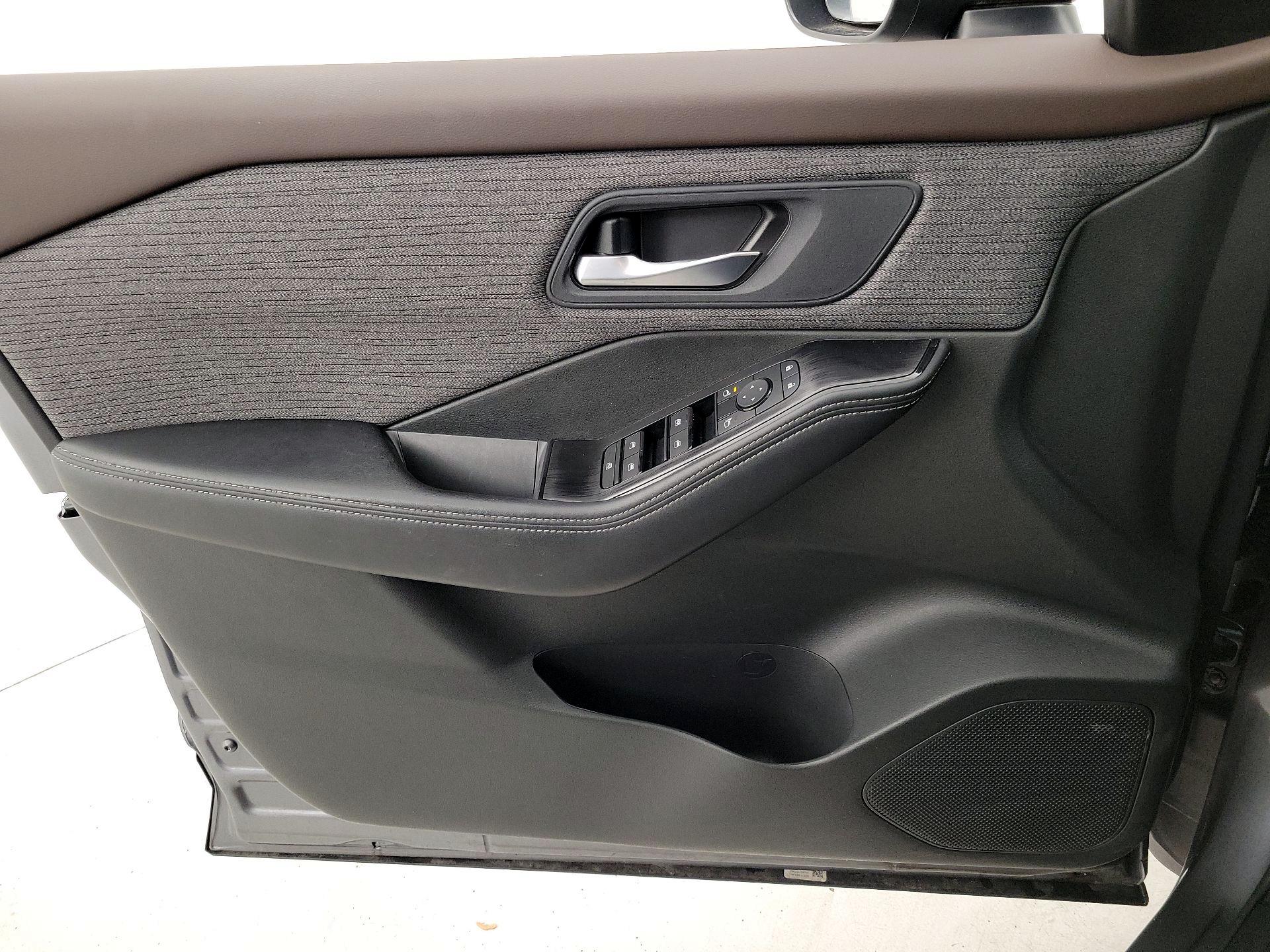 Thumbnail: 2023 Nissan Rogue - 12