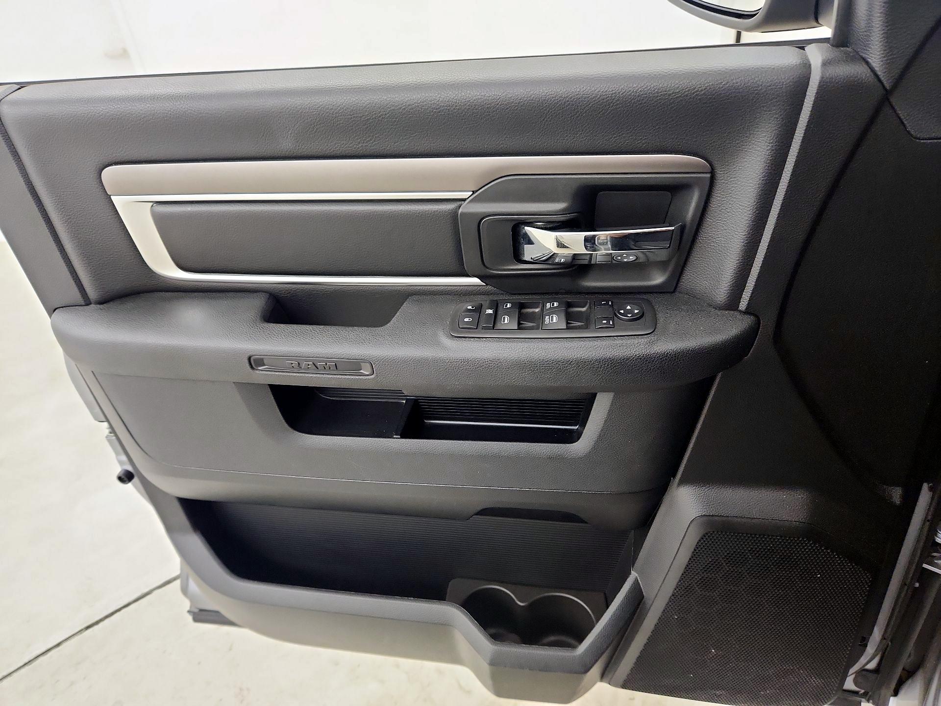 Thumbnail: 2024 RAM 1500 Classic - 12