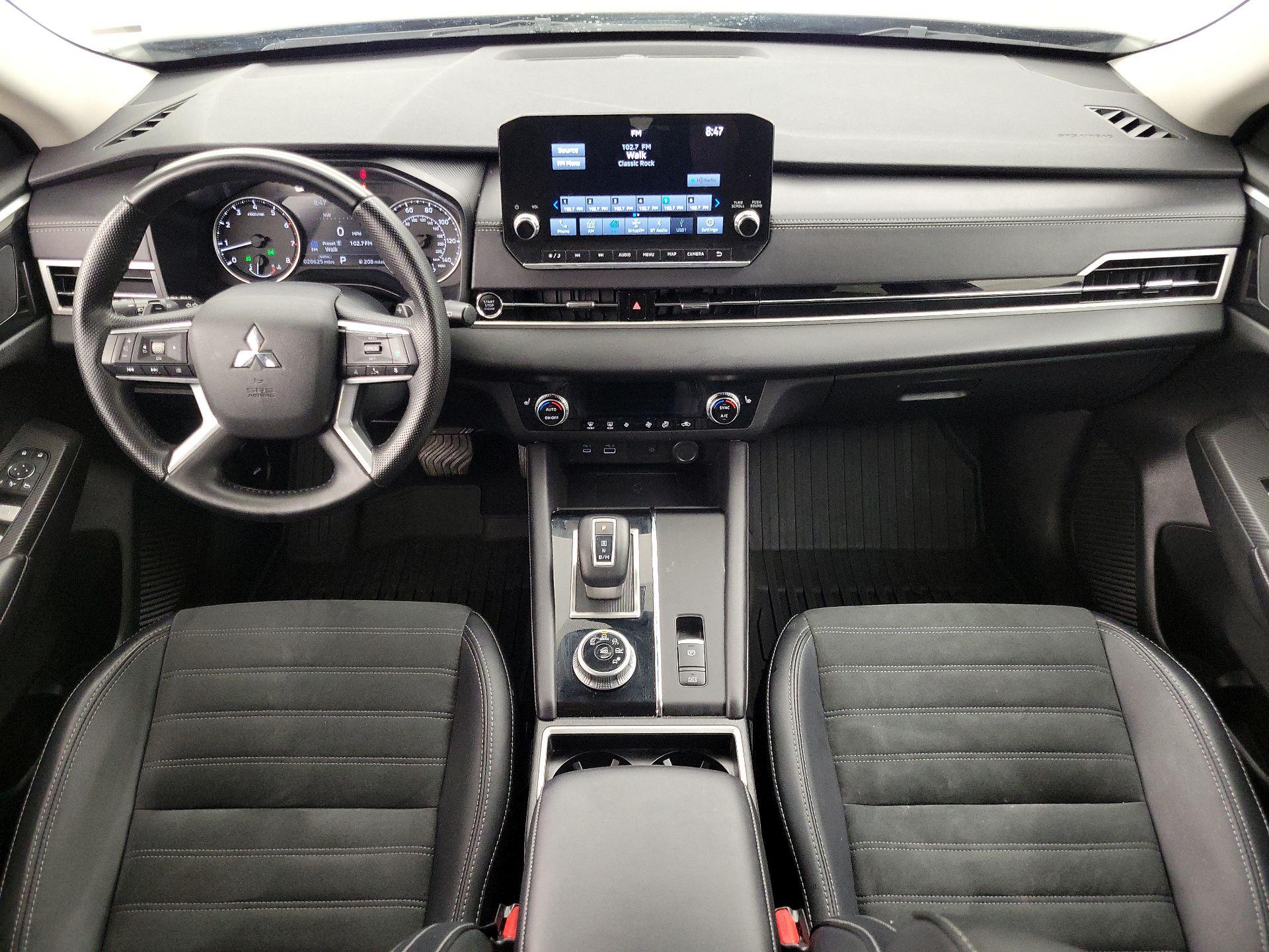 Thumbnail: 2024 Mitsubishi Outlander - 9