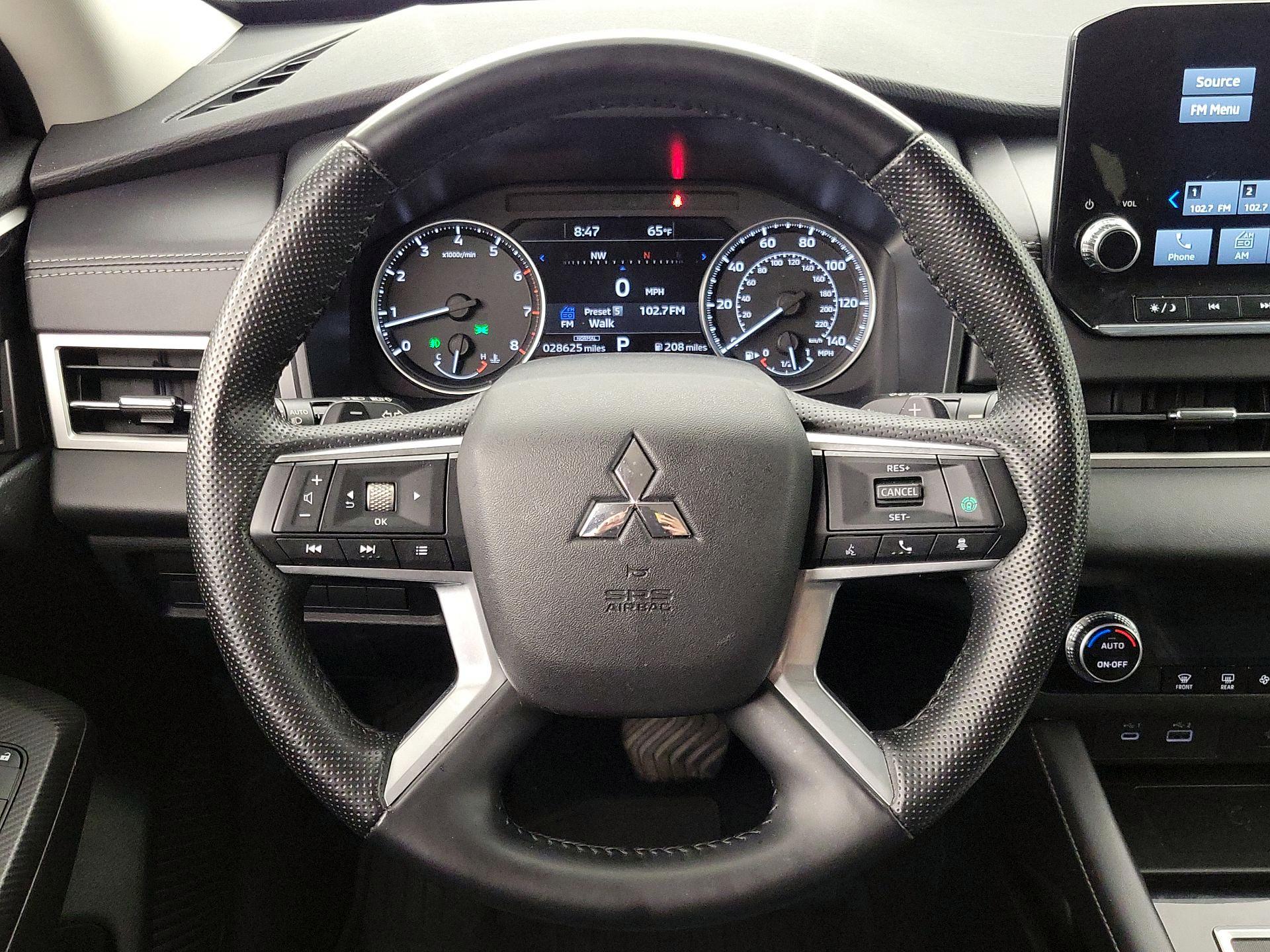 Thumbnail: 2024 Mitsubishi Outlander - 10