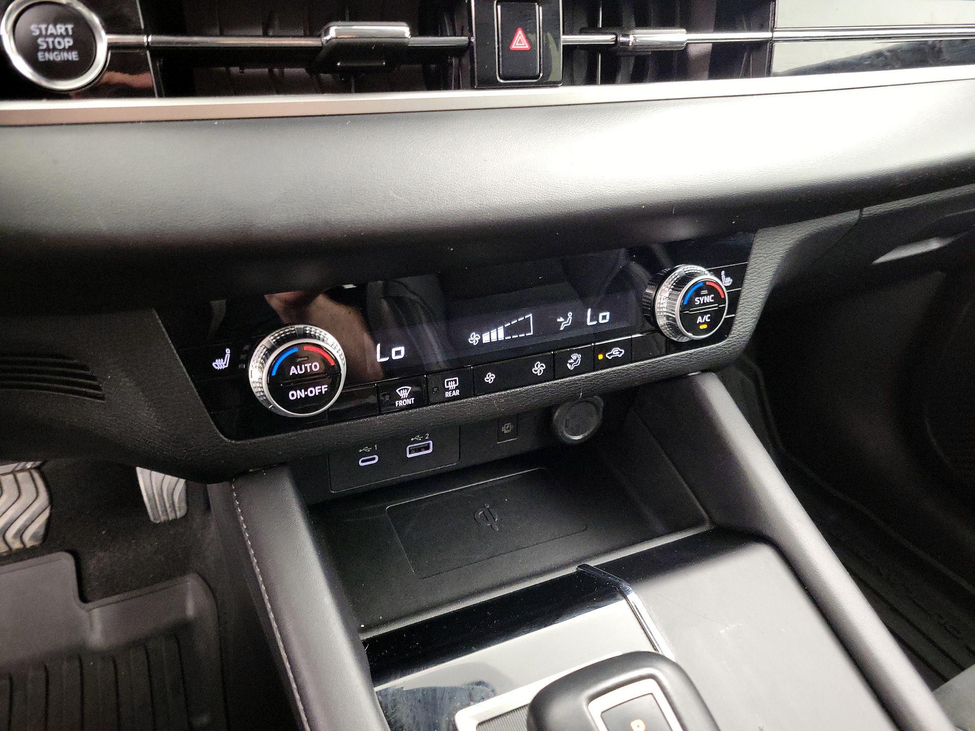 Thumbnail: 2024 Mitsubishi Outlander - 17