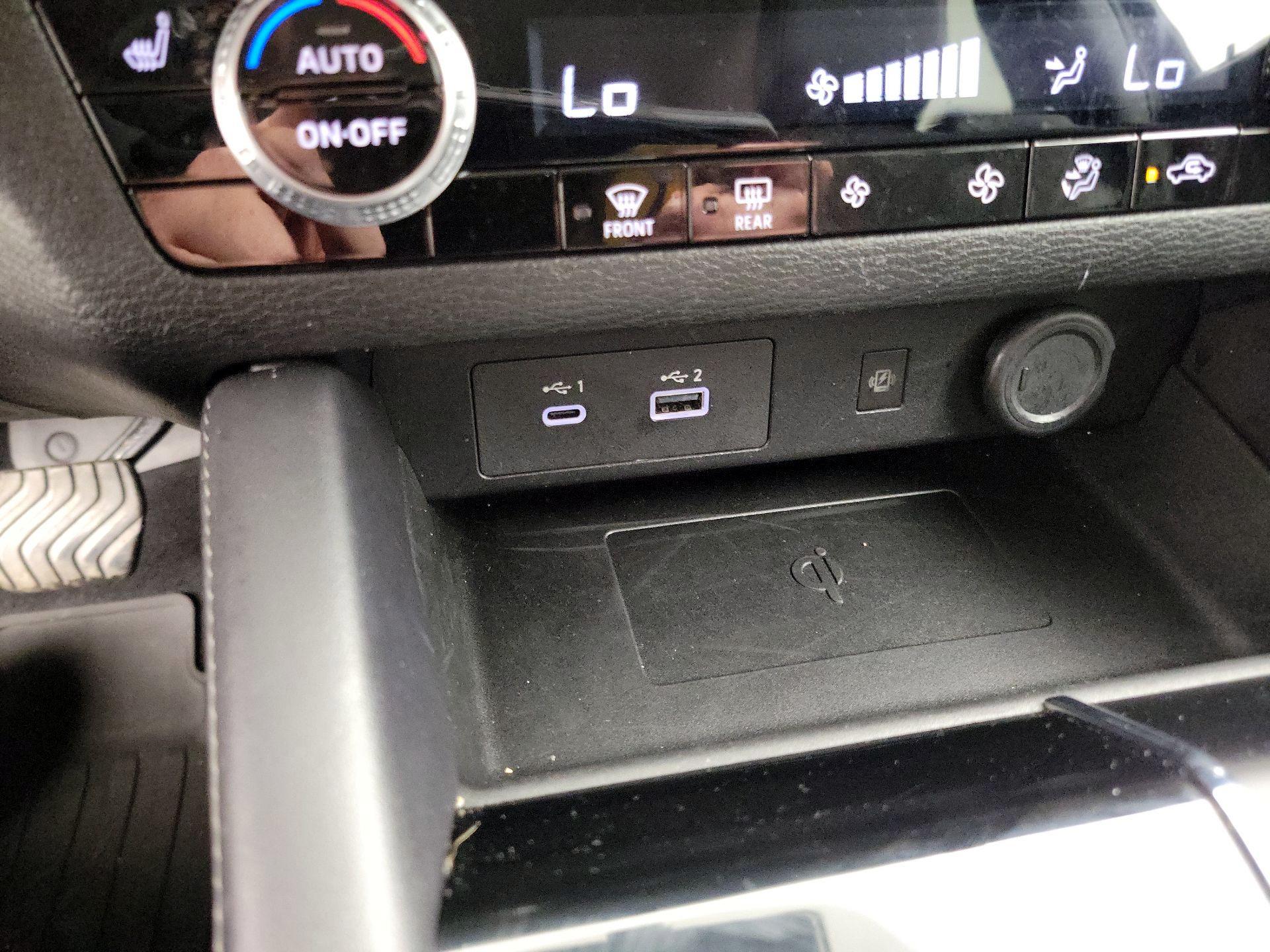 Thumbnail: 2024 Mitsubishi Outlander - 19