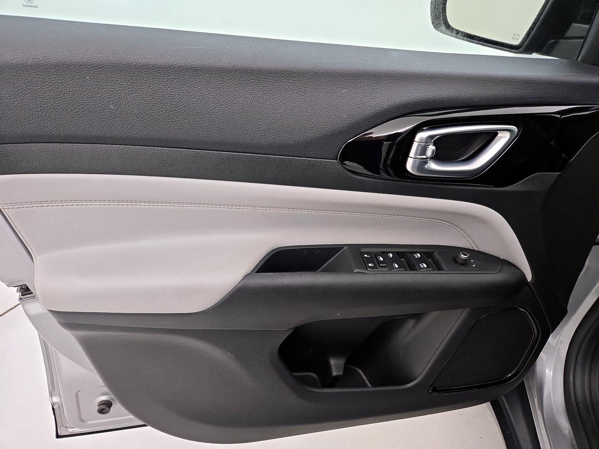 Thumbnail: 2023 Jeep Compass - 12