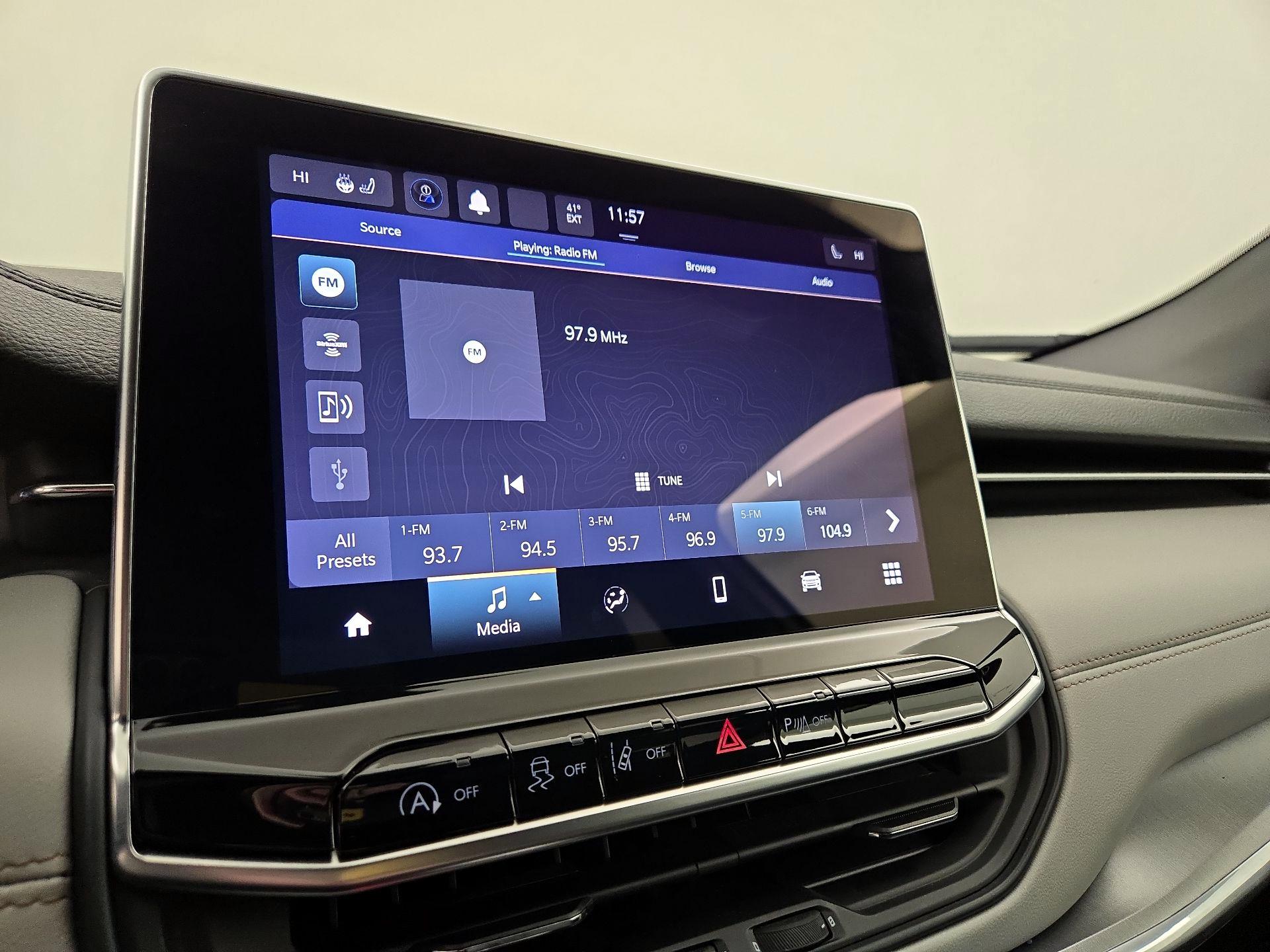 Thumbnail: 2023 Jeep Compass - 15