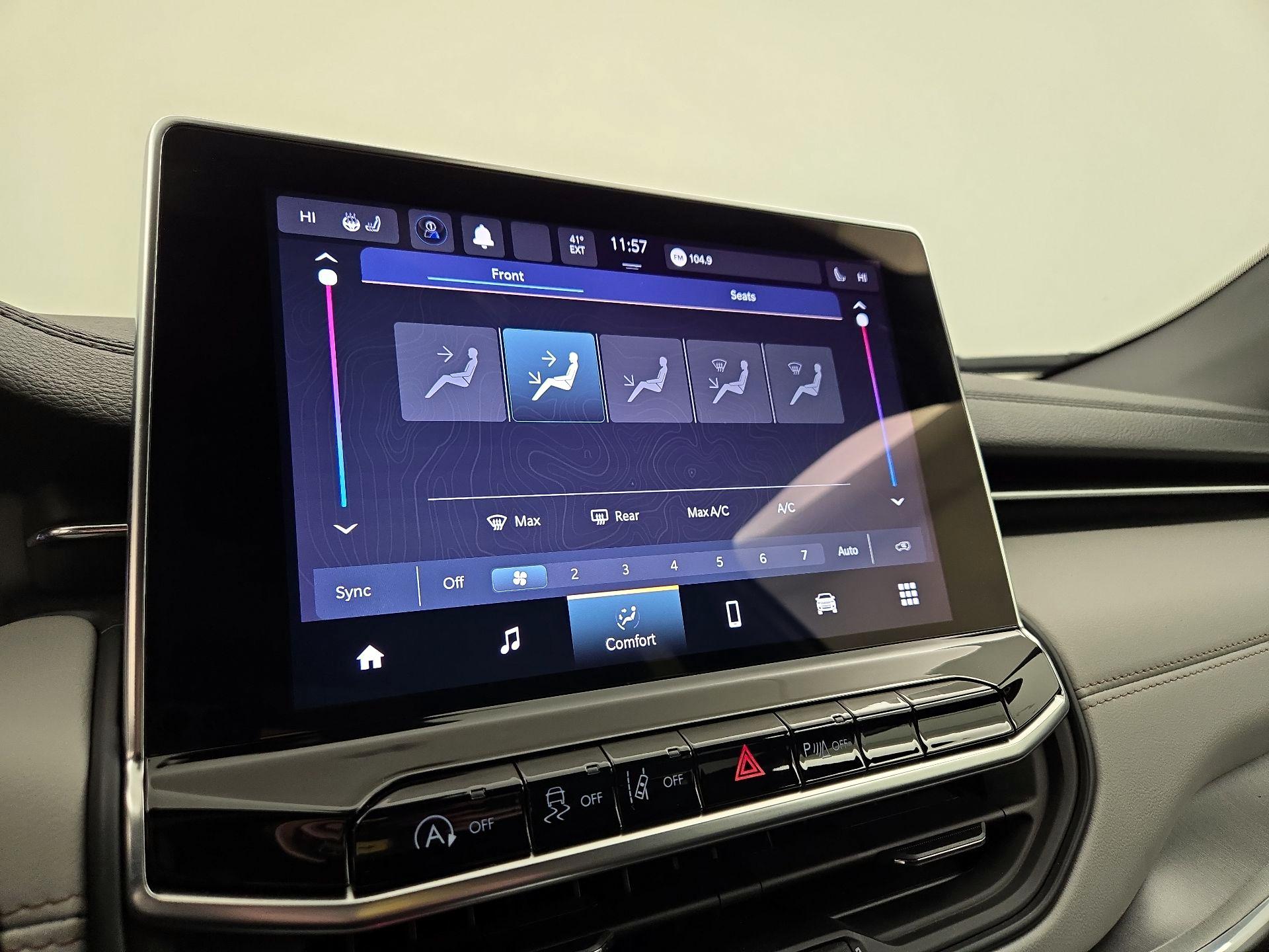 Thumbnail: 2023 Jeep Compass - 16