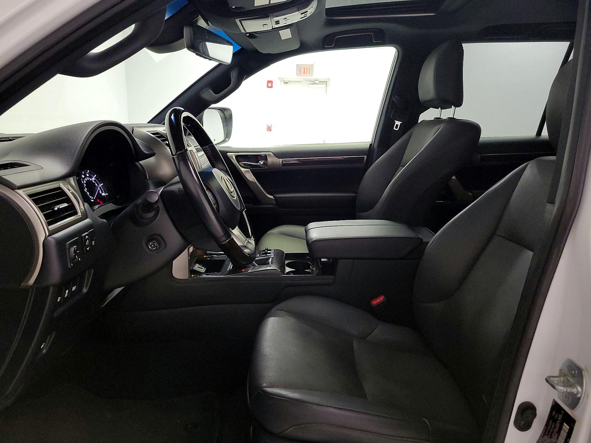 Thumbnail: 2020 Lexus GX - 11