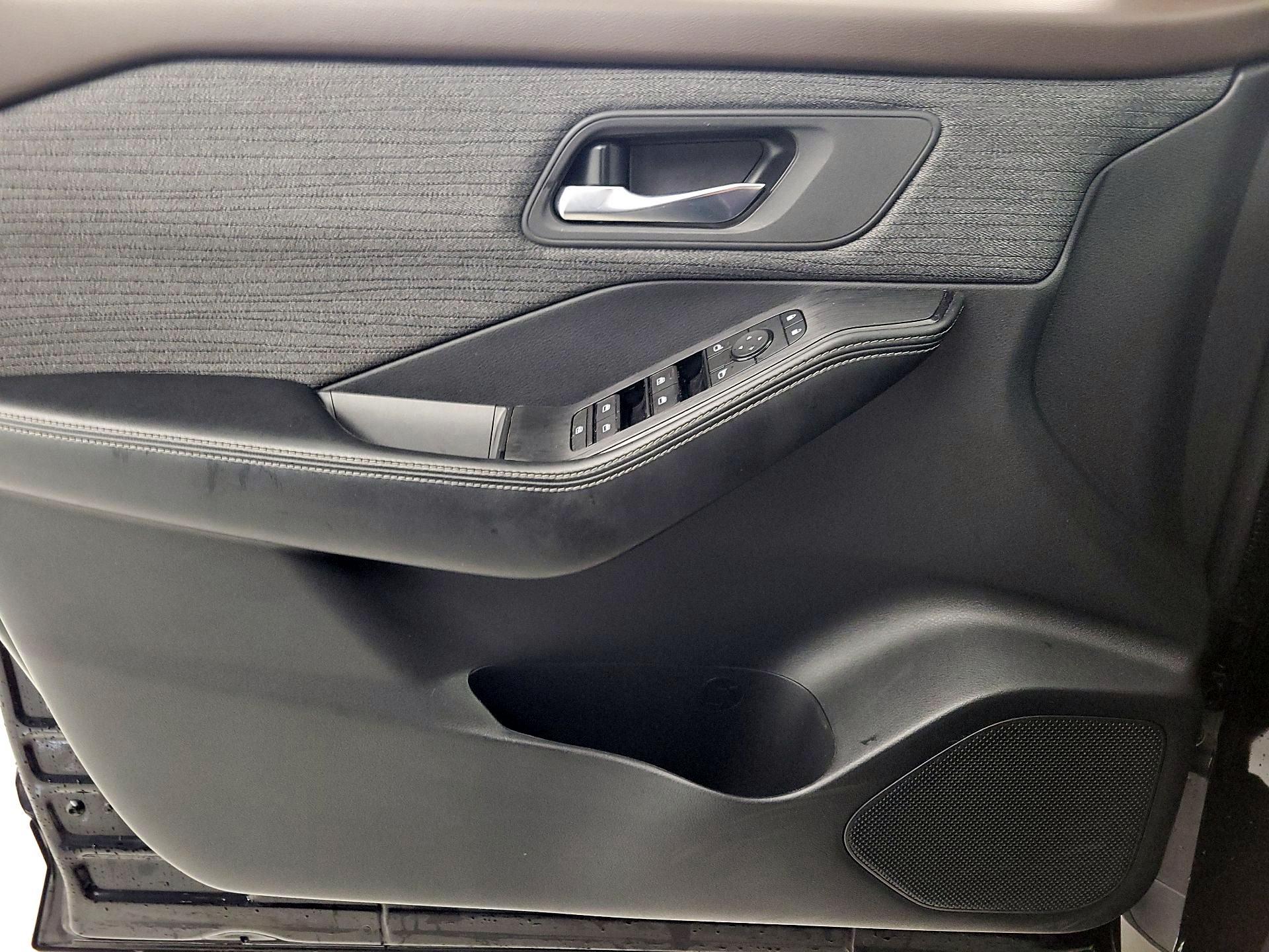 Thumbnail: 2023 Nissan Rogue - 12