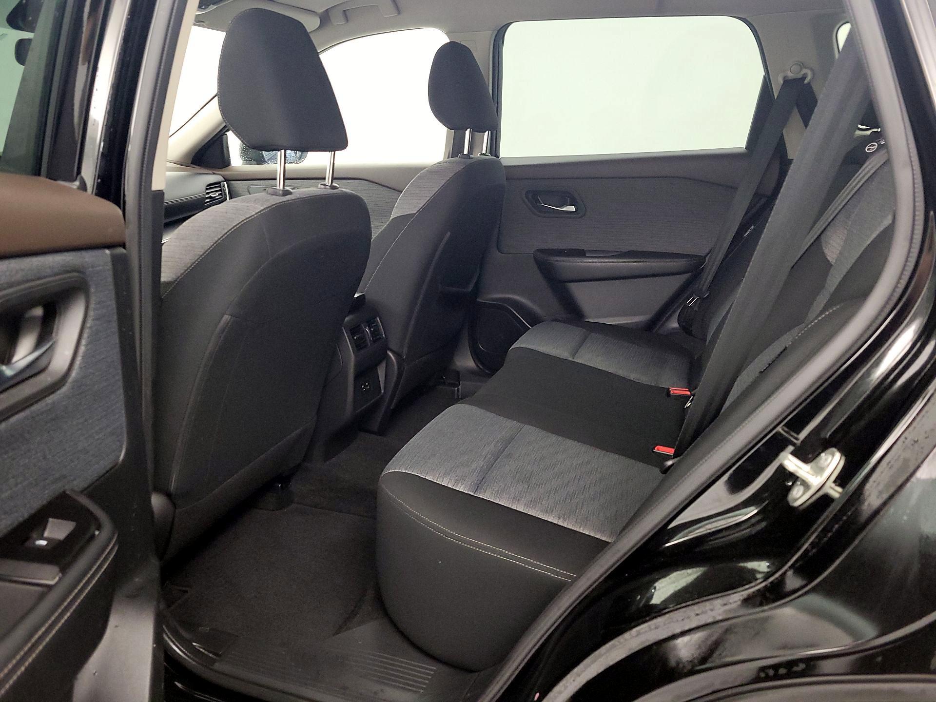 Thumbnail: 2023 Nissan Rogue - 19