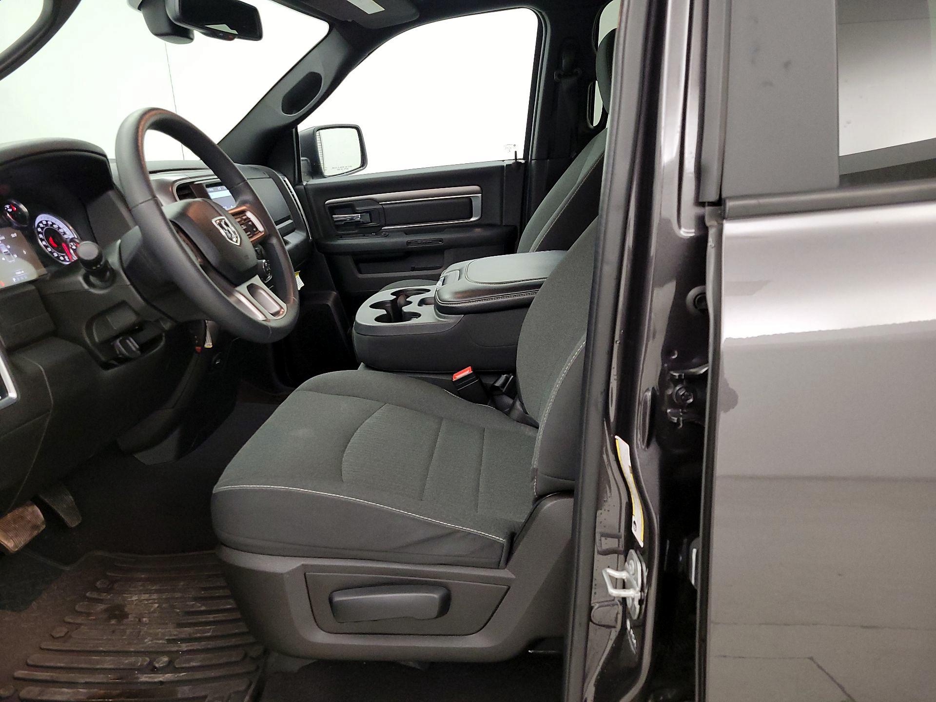 Thumbnail: 2022 RAM 1500 Classic - 11